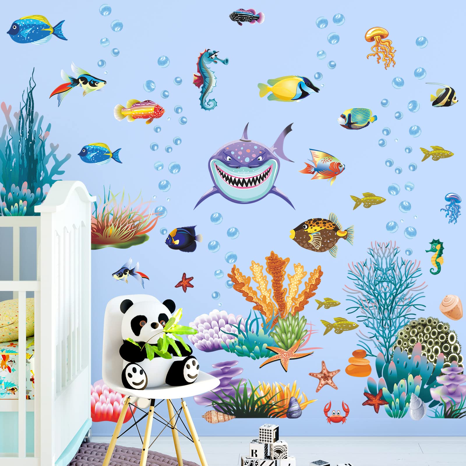Poissons tropicaux en stickers muraux pour égayer la salle de bain et la chambre de bébé