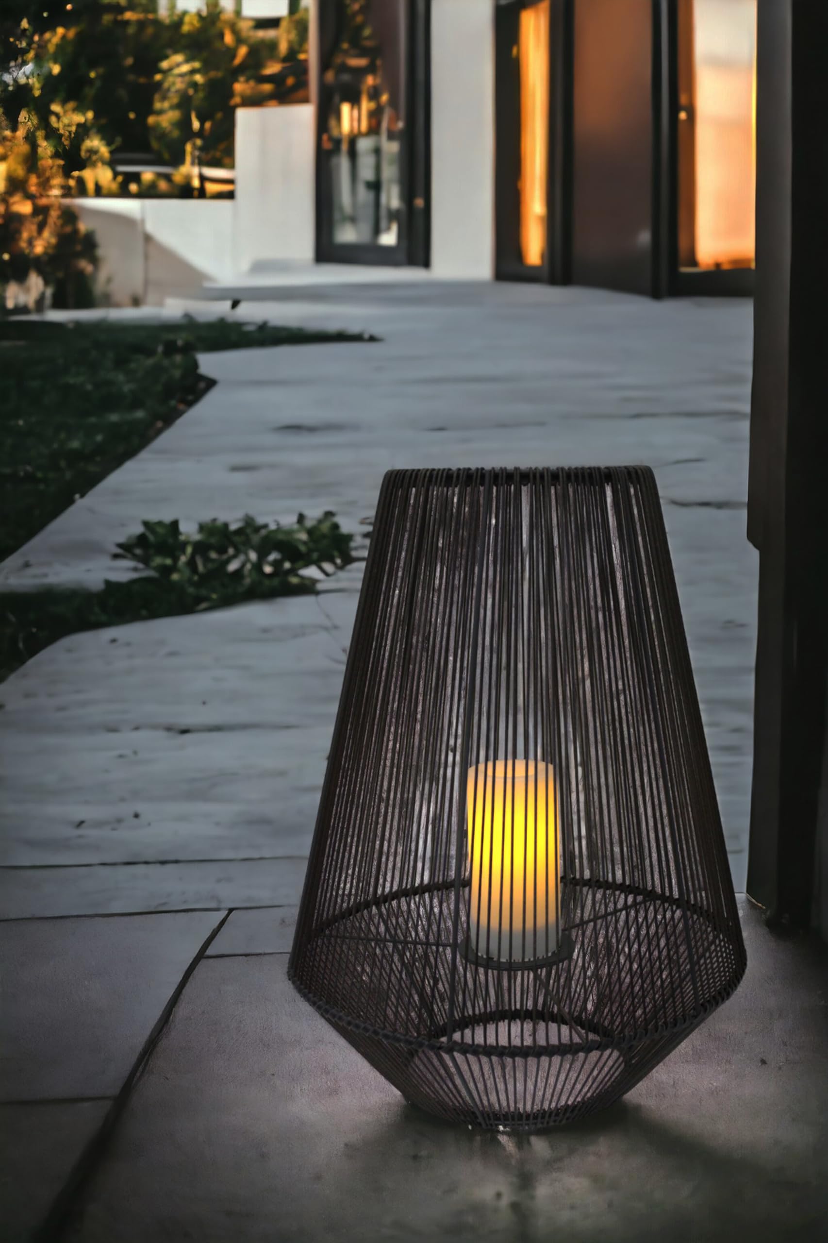 LED Solarleuchte Laterne mit Solar LED Kerze Rattan Optik Windlicht (51 x 37,5 cm)
