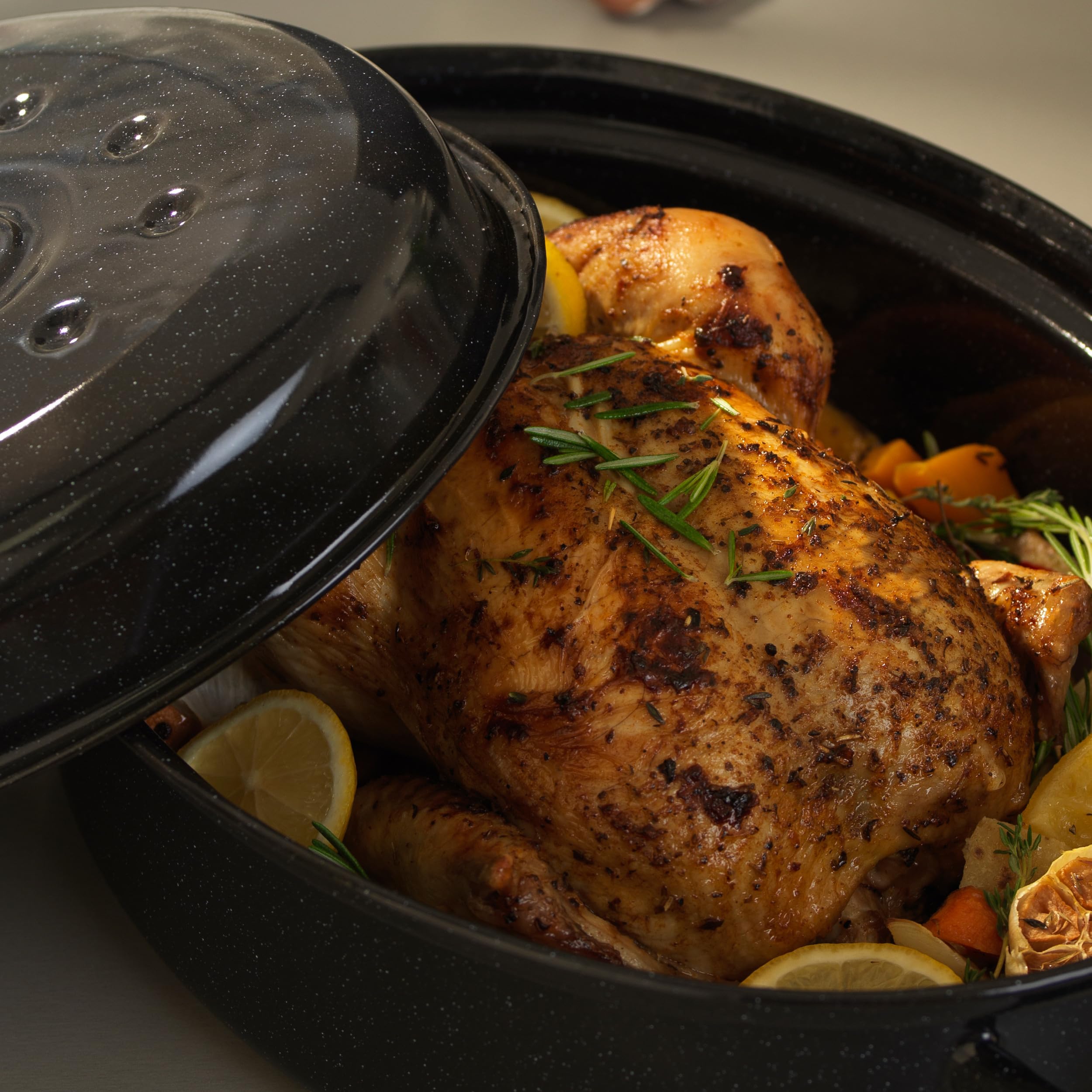 Russell Hobbs CW11491 Fuente Oval Para Horno De 36 cm, Con Tapa, Molde Con Revestimiento De Esmalte Vítreo, Ideal Para Asar Y Sartén Alimentos, Apto Para Lavavajillas, Negro