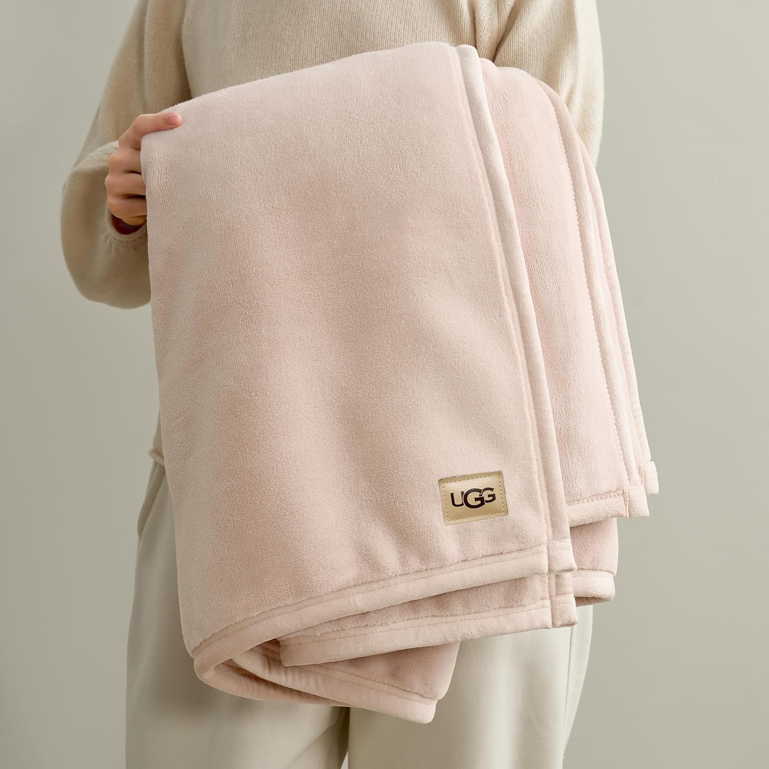 UGG Coco Plush Throw Blanket – Cozy Soft Fleece Heavy Blanket for Couch, Bed, Chair, Housewarming Gift, Bedroom or Living Room Decor, Hypoallergenic, 50" x 70" (Himalayan, Throw 50 x 70-inch) - Image 4