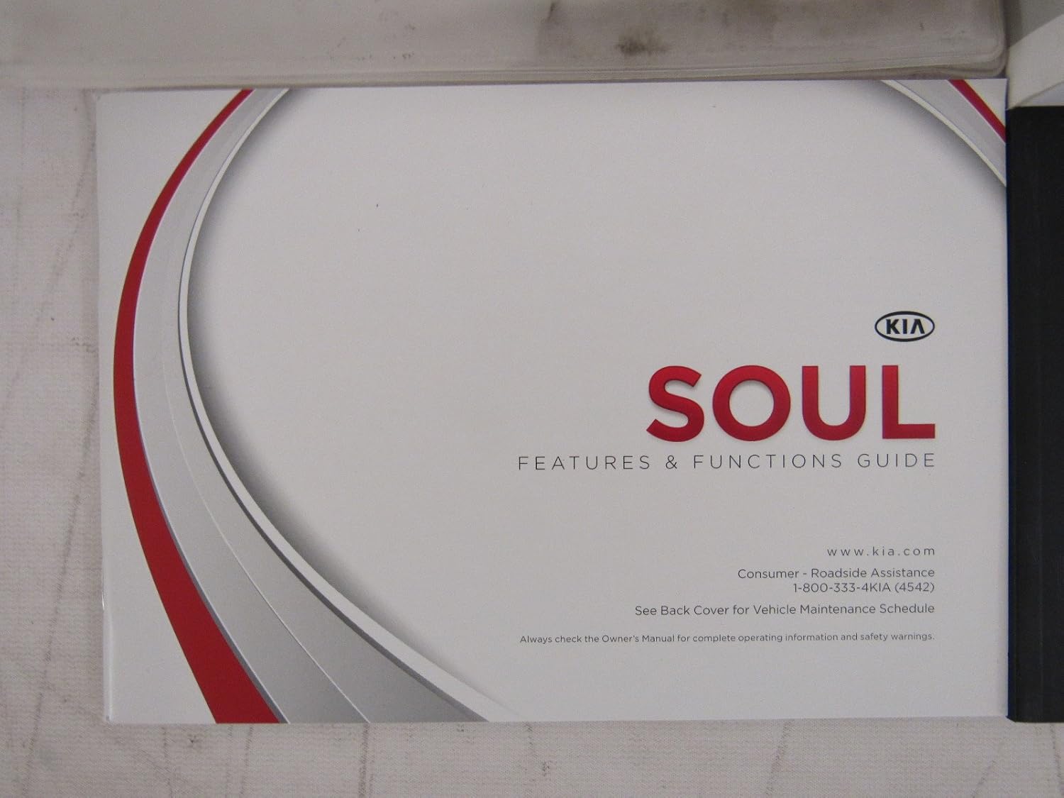 Cover of the Kia Soul Features & Functions Guide.