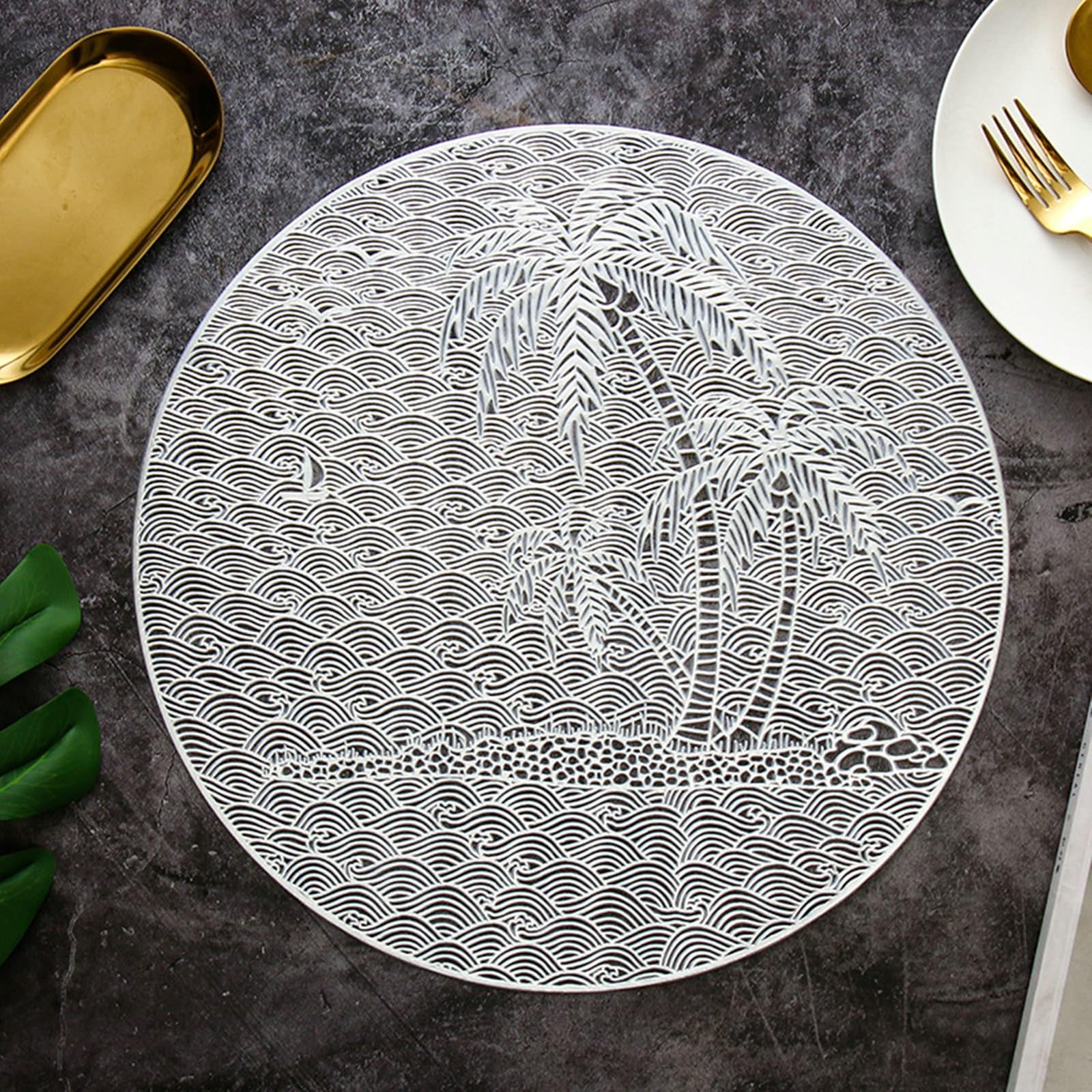 Epinki Zestaw podkładek stołowych Boho 38 cm, PCW, wzór palmy kokosowej, okrągłe, zmywalne, z motywem na stół, srebrne, 8 sztuk