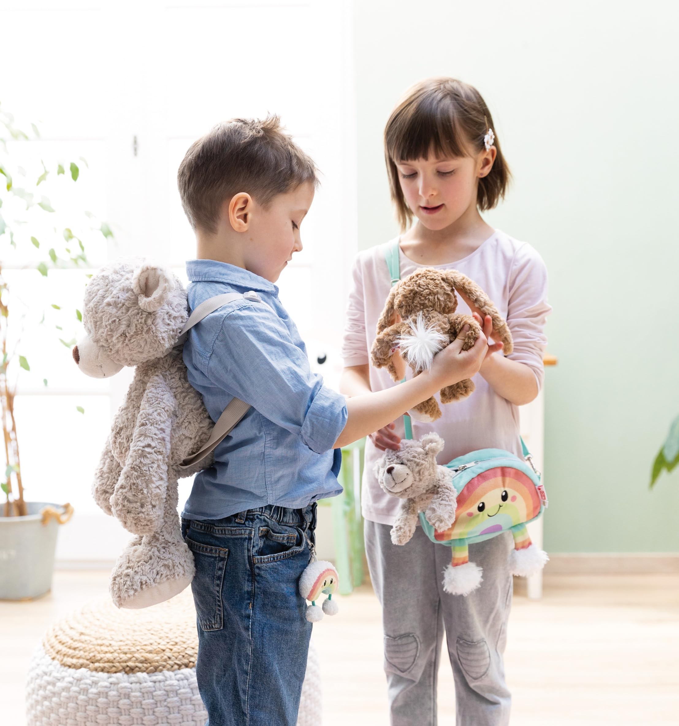 Estuche Bandolera Arcoíris Nibsi 2 en 1, 17,5 x 14 x 5 cm, Multicolor, Suave bolsita de Peluche para niñas y Mujeres, Estuche para cosméticos o Utensilios para Escuela y Oficina, 62327