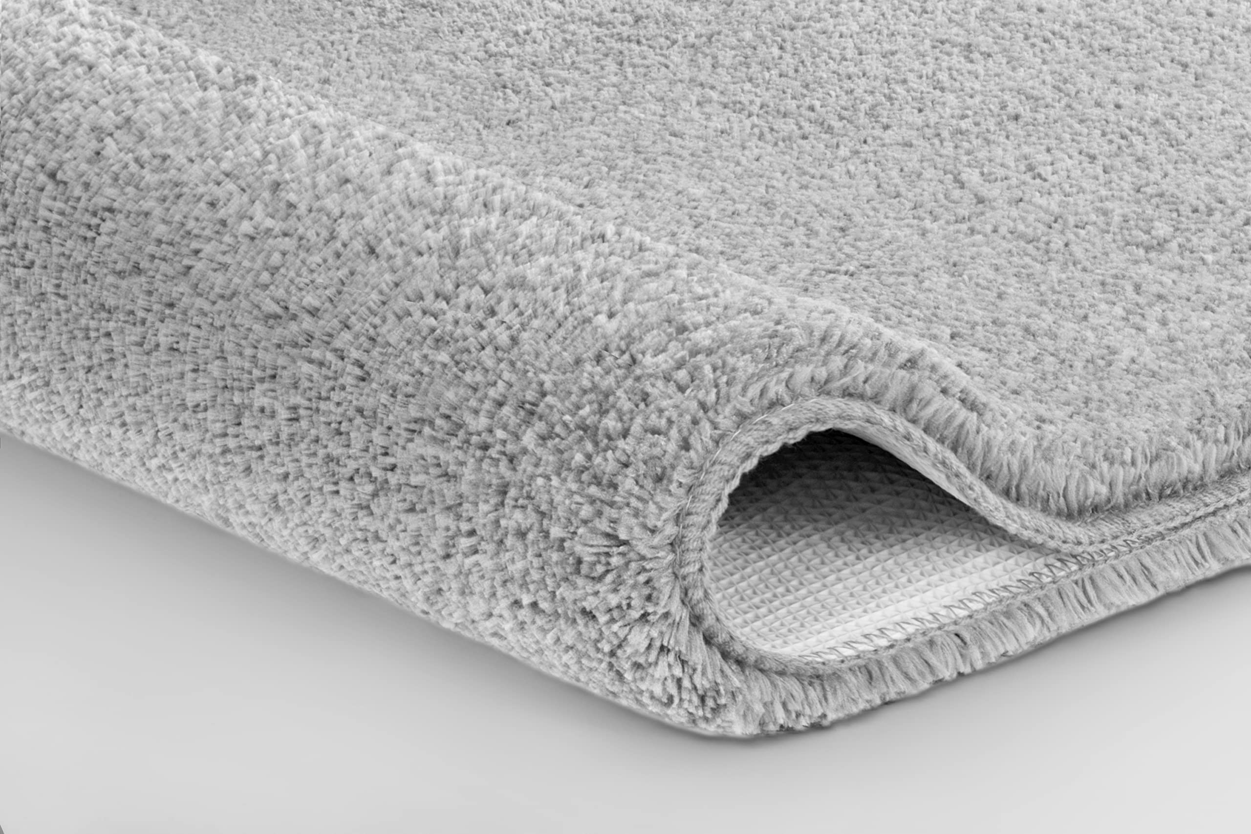 Kleine Wolke Badteppich Meadow Silbergrau 70 x 120 cm | OEKO-TEX zertifiziert, rutschhemmende Unterseite, für Fußbodenheizung, maschinenwaschbar, 100% Polyester