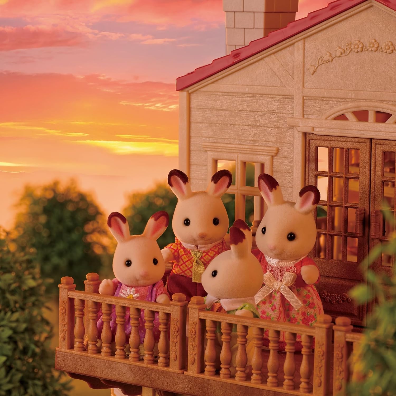 Calico Critters - Red Roof Home - Country Home - 2026 Gift Set Edition Dollhouse – Kids Pretend Play House, Miniature Home Playset with Furniture & Accessories, Ages 3+