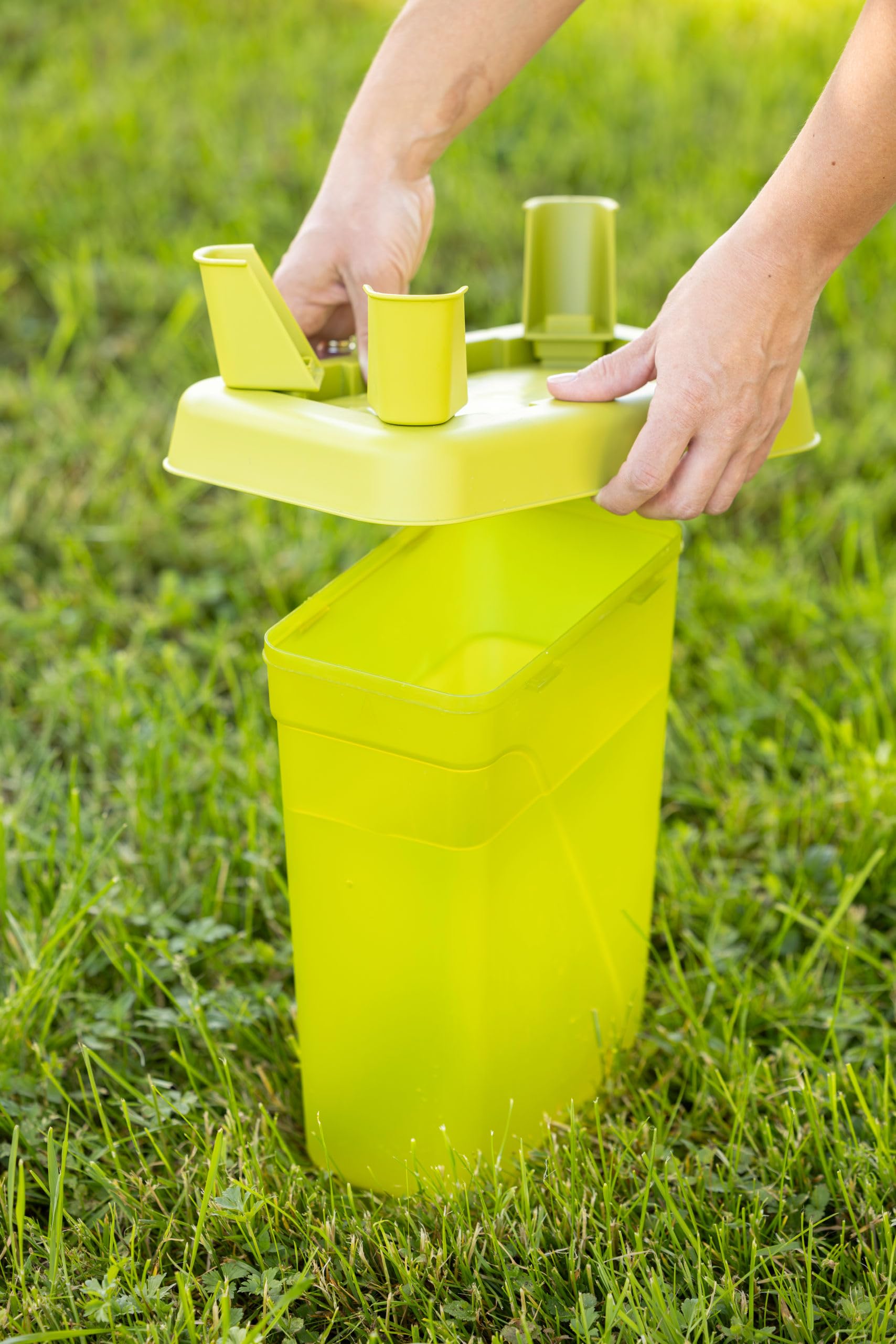 Kerbl Hobbyfarming abbeveratoio in plastica 5,5 l Verde 19x28x39,5 cm per pollame