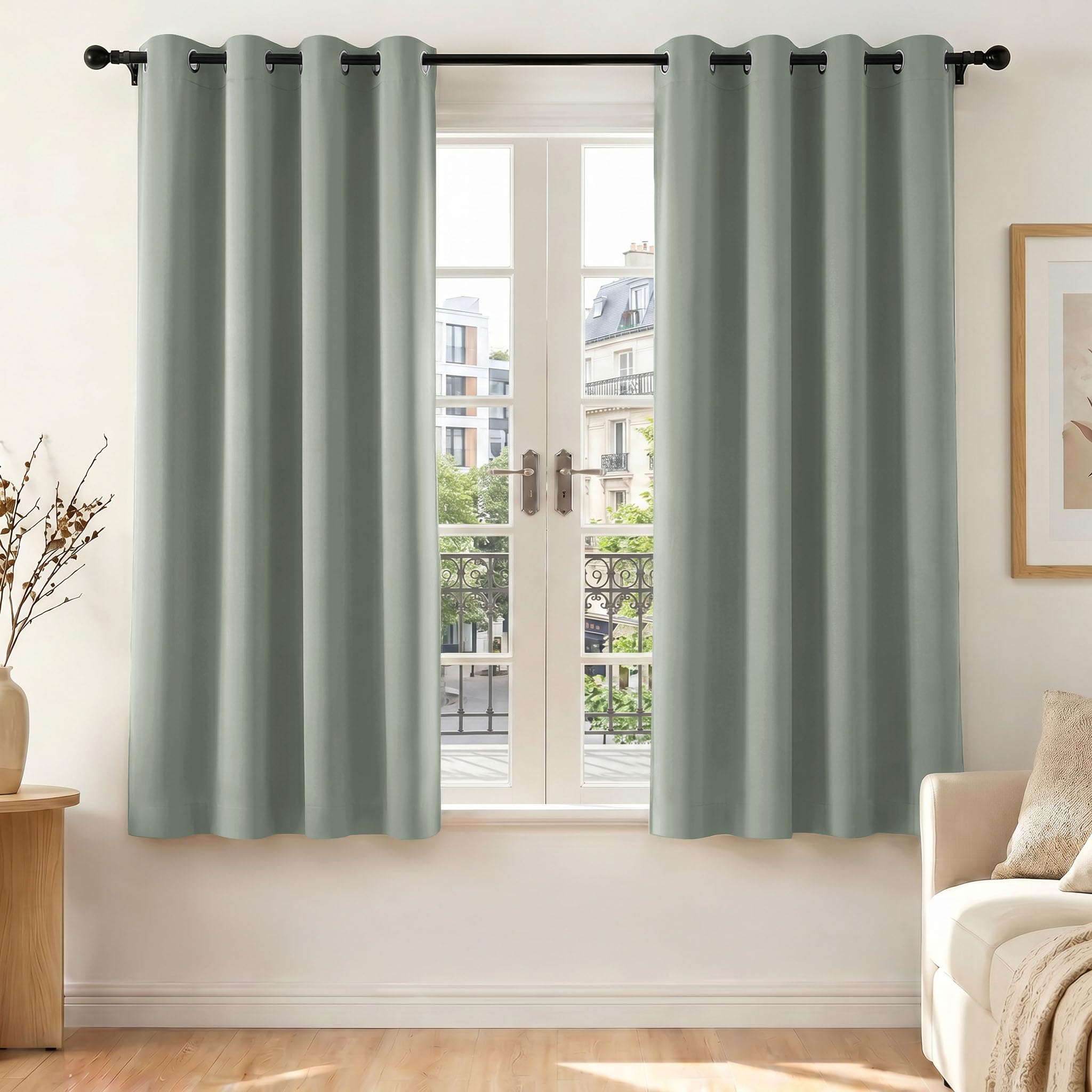 Deconovo Tende Oscuranti per Interni, 140x160 cm, 2 Pannelli | Termiche Isolanti Caldo e Freddo, Attenuano i Rumori, Drappeggio Morbido con Occhielli, per Camera da letto, Verde Eucalipto
