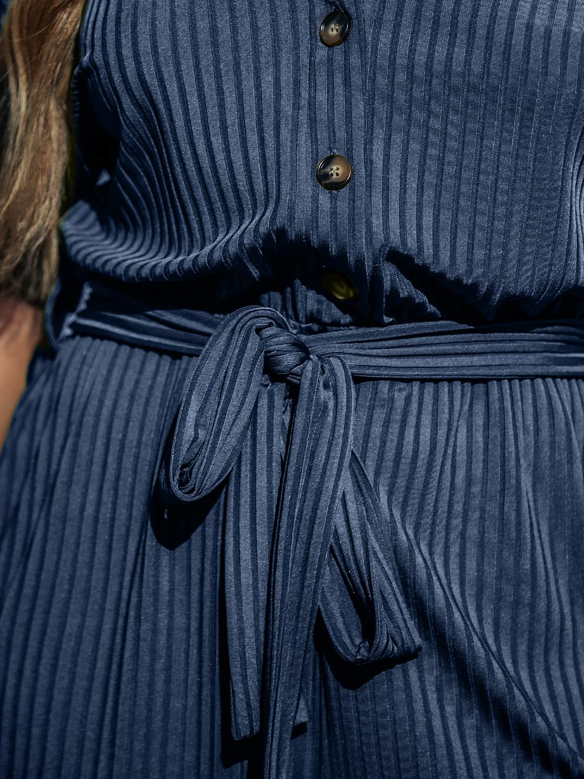 CUPSHE Damen Sommer Jumpsuit Kurzarm V-Ausschnitt Strampler Knöpfen Bindegürtel Weites Bein Freizeit Urlaub Overall