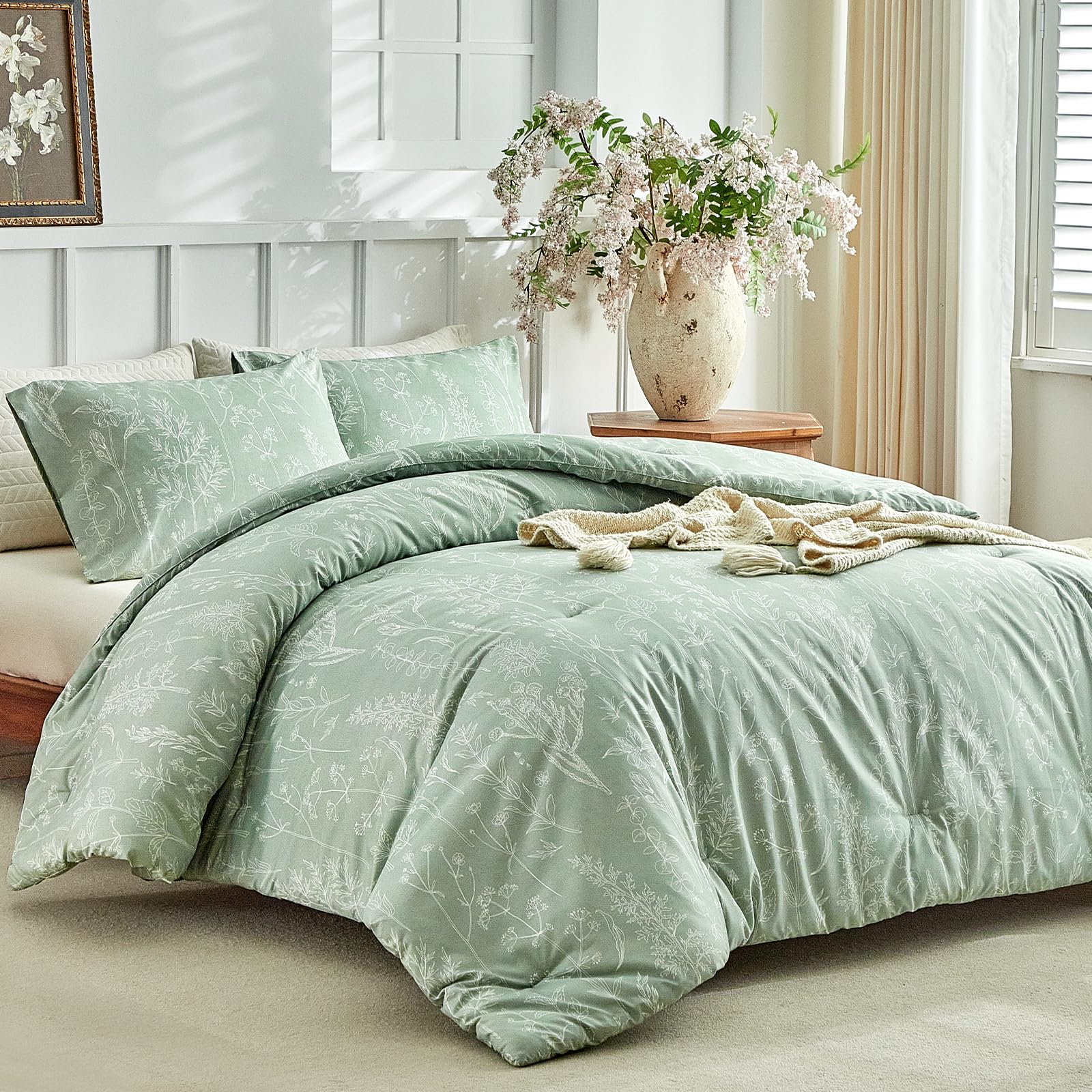 Tokokimo Coverless Duvet Double 10.5 Tog - Sage Green Double Duvet with 2 Pillowcase Little Floral Print Soft Lightweight Comforter Set for All Seasons, Green/ 200x200 cm — image 1