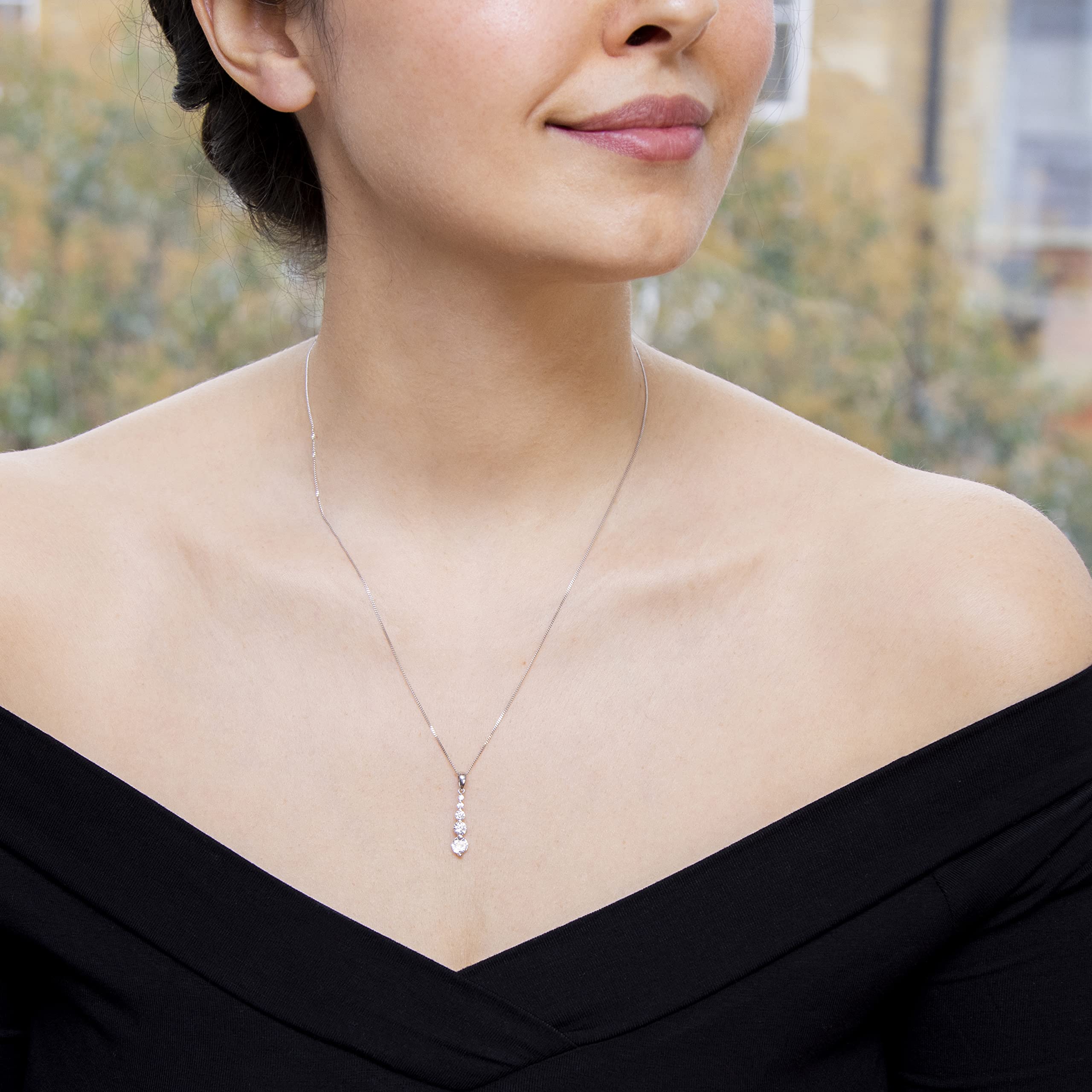 Carissima Collar de mujer con oro blanco de 9 quilates (375/1000), circonita, 46 cm