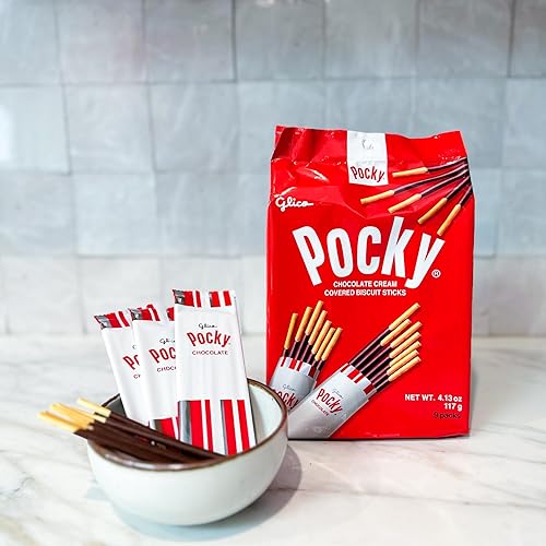 Miniatura 5 de Pocky Chocolate tamaño familiar - 5 bolsas (9 bolsas envueltas individualmente en cada una)