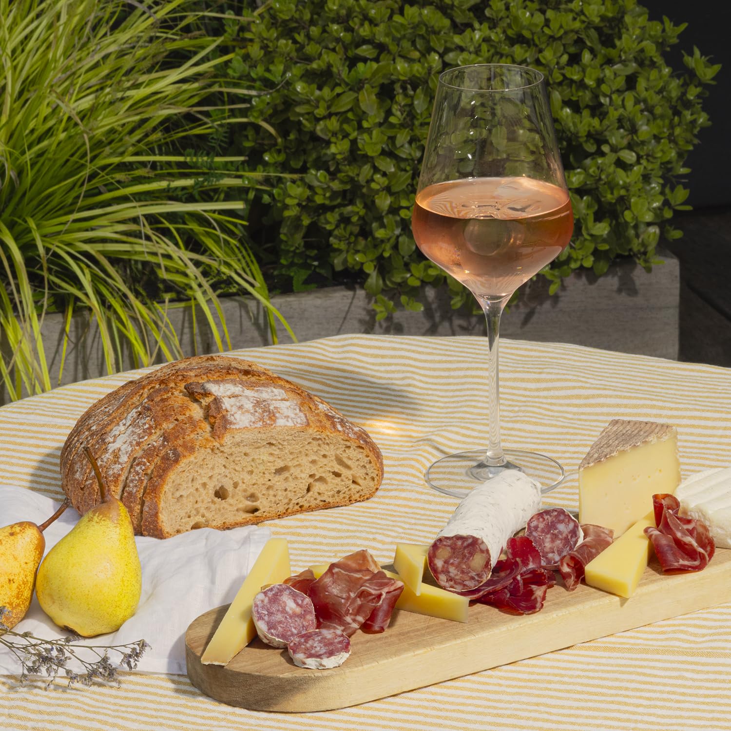 H.Koenig Rafraichisseur à vin LVX26, Vin blanc, Vin rouge, Rosé, Champagne, Jusqu'à 9cm de diamètre, Température réglable de 5° à 18° celsius, Contrôle digital, Puissance : 72 W