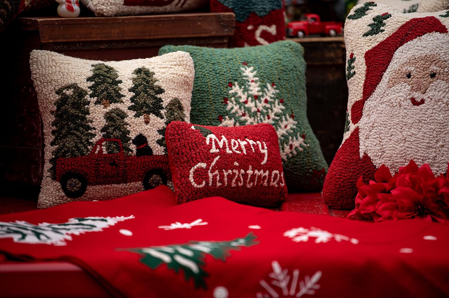 Chandler 4 Corners Artist-Designed Merry Christmas Hand-Hooked Wool Decorative Petite Throw Pillow (8 in x 12 in) Christmas Pillow for Couches & Beds - Easy Care Low Maintenance - Holiday Home Décor