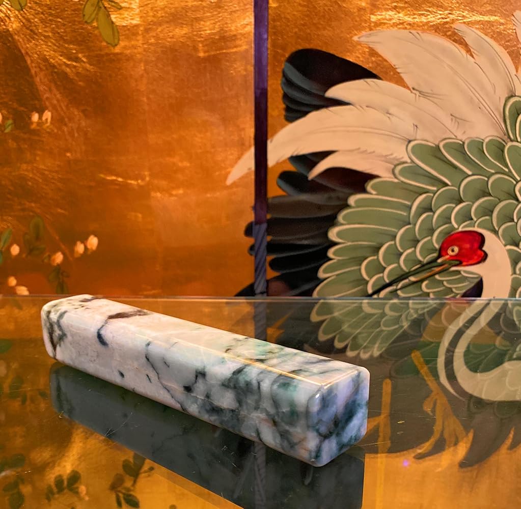 Amazon.co.jp: theory xyz 糸魚川翡翠 文鎮 天然石 翡翠 原石 磨き石