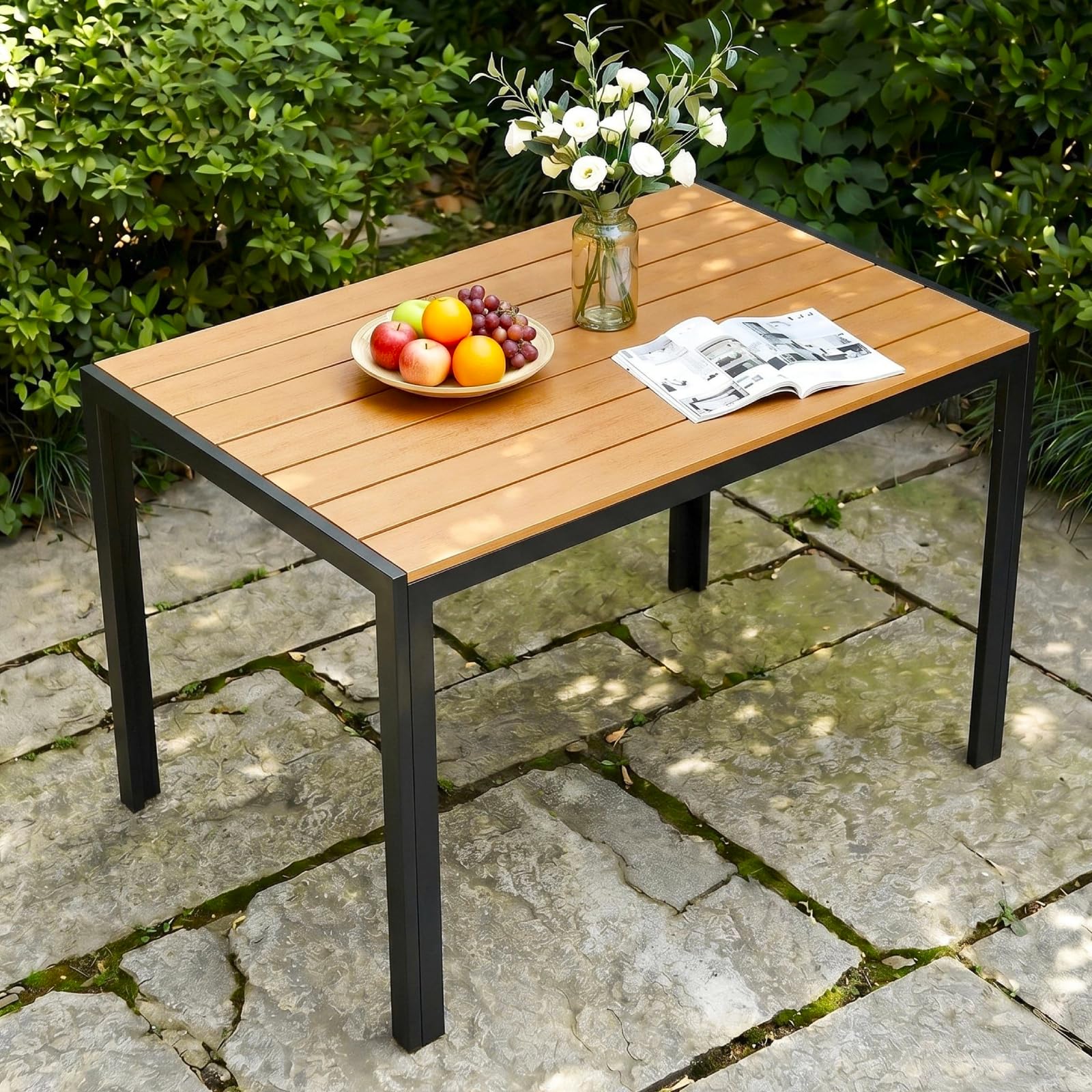 LIFERUN Table de Jardin 110x70 cm WPC pour 4-6 Personnes avec Cadre en Aluminium Brun Teck