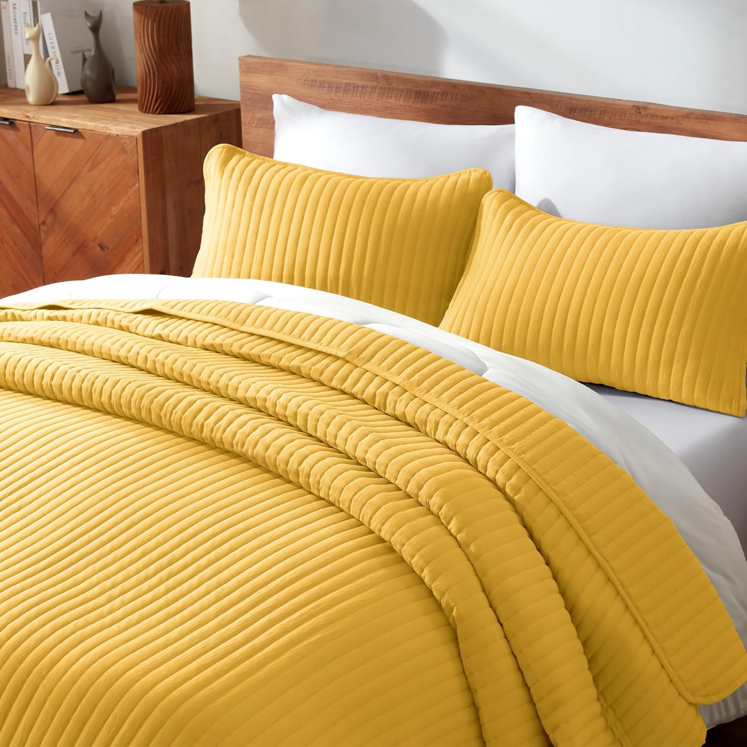 SLEEP ZONE Stripe Quilt Sets, King Bedspread Bed Coverlets for All Season Lightweight Quilts with 2 Pillow Shams 106x96 inch, Mustard Yellow