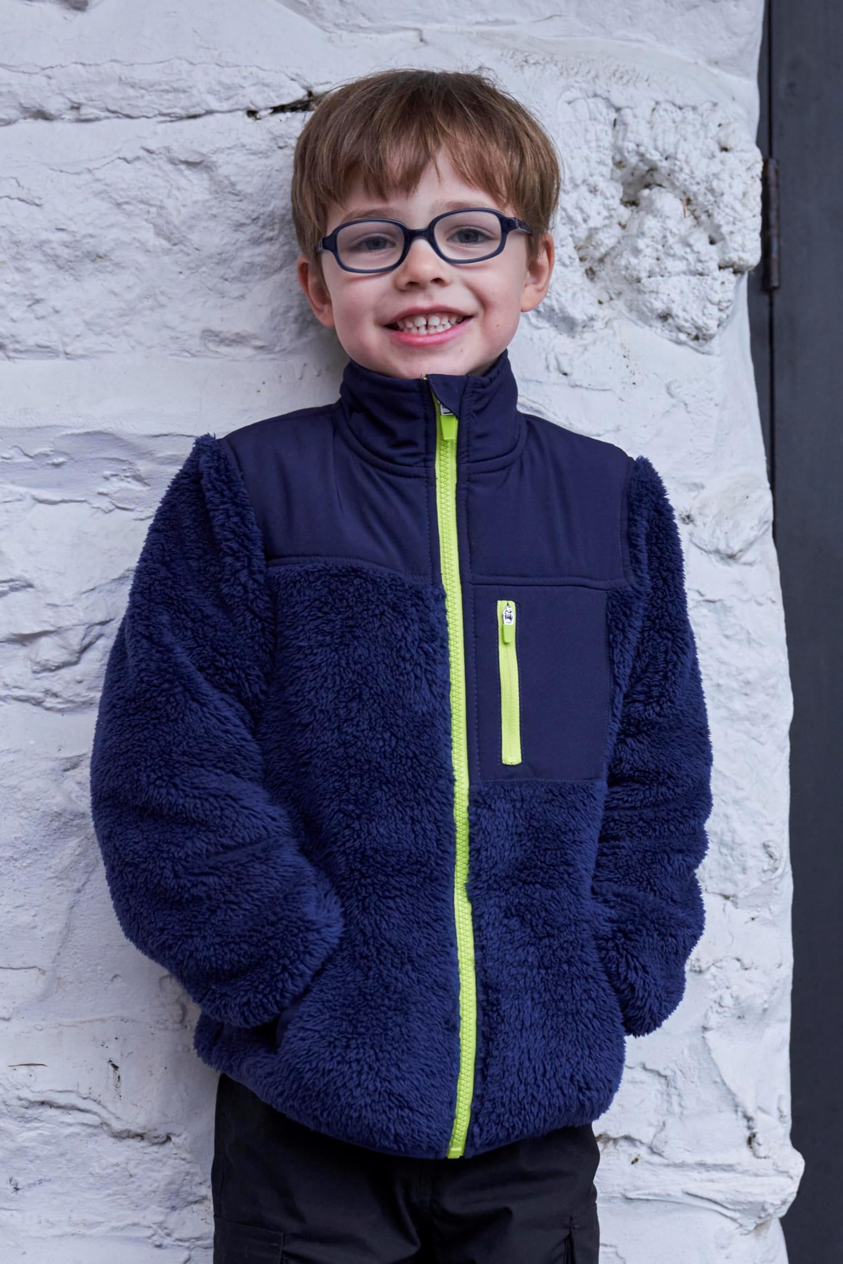 Mountain Warehouse Polaire recyclée Confortable pour Enfant - Sweat-Shirt décontracté Chaud, léger - avec Poches Avant - Idéal pour Le Camping et l'extérieur