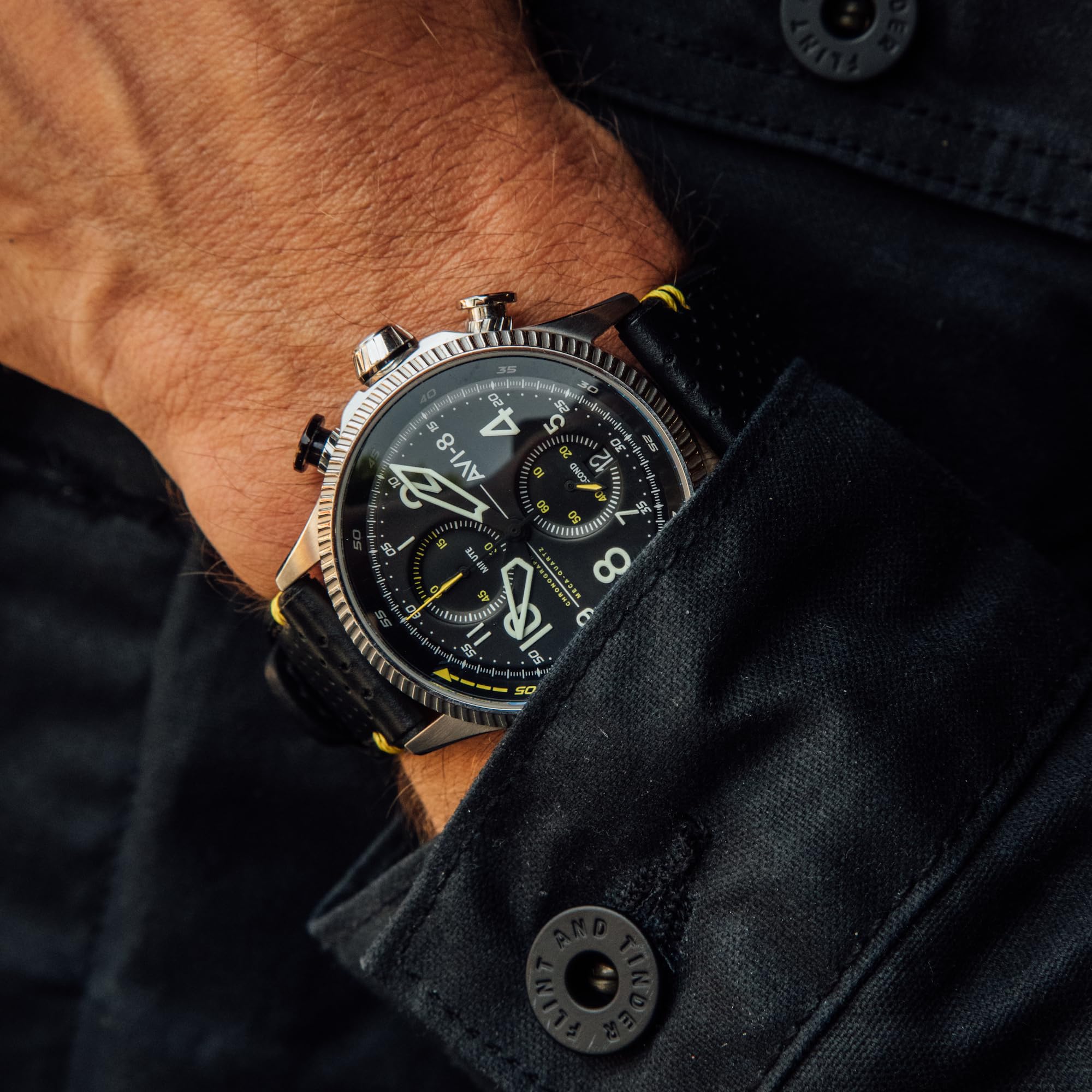 AVI-8 Herren 43mm Hawker Hunter Duke Chronograph Japanische Meca-Quarz Fliegeruhr mit Lederarmband AV-4080