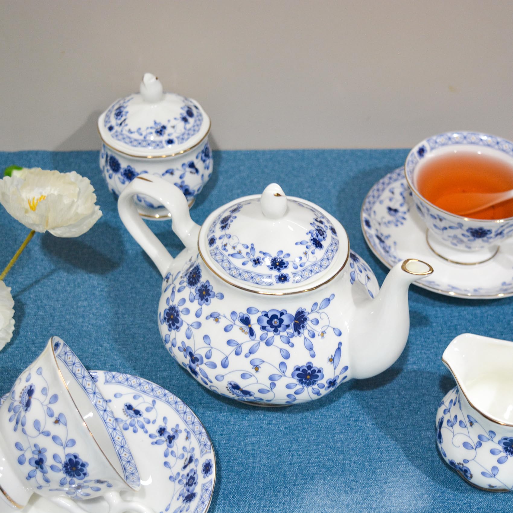 Bone China zestaw do herbaty, 21-częściowy porcelanowy zestaw do herbaty dla dorosłych, filiżanki do herbaty i spodki dla 6 osób, z czajnikiem, łyżkami, cukiernicą, dzbankiem do śmietany,