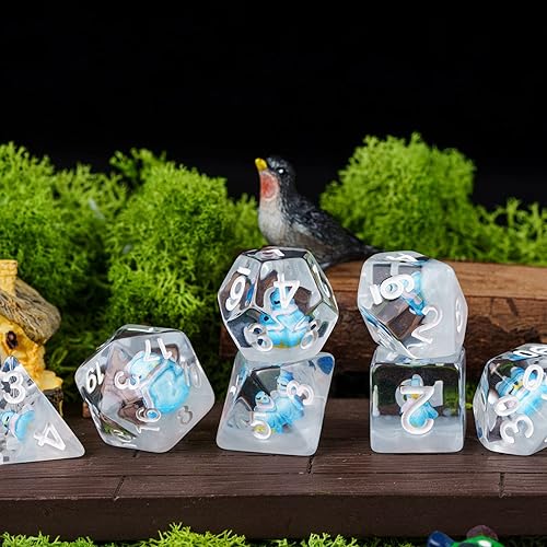 Miniatura 6 de Cusdie Dados DND de 7 troqueles, juego de dados poliédricos rellenos de animales, para juegos de rol, dados D&D (pingüino azul)