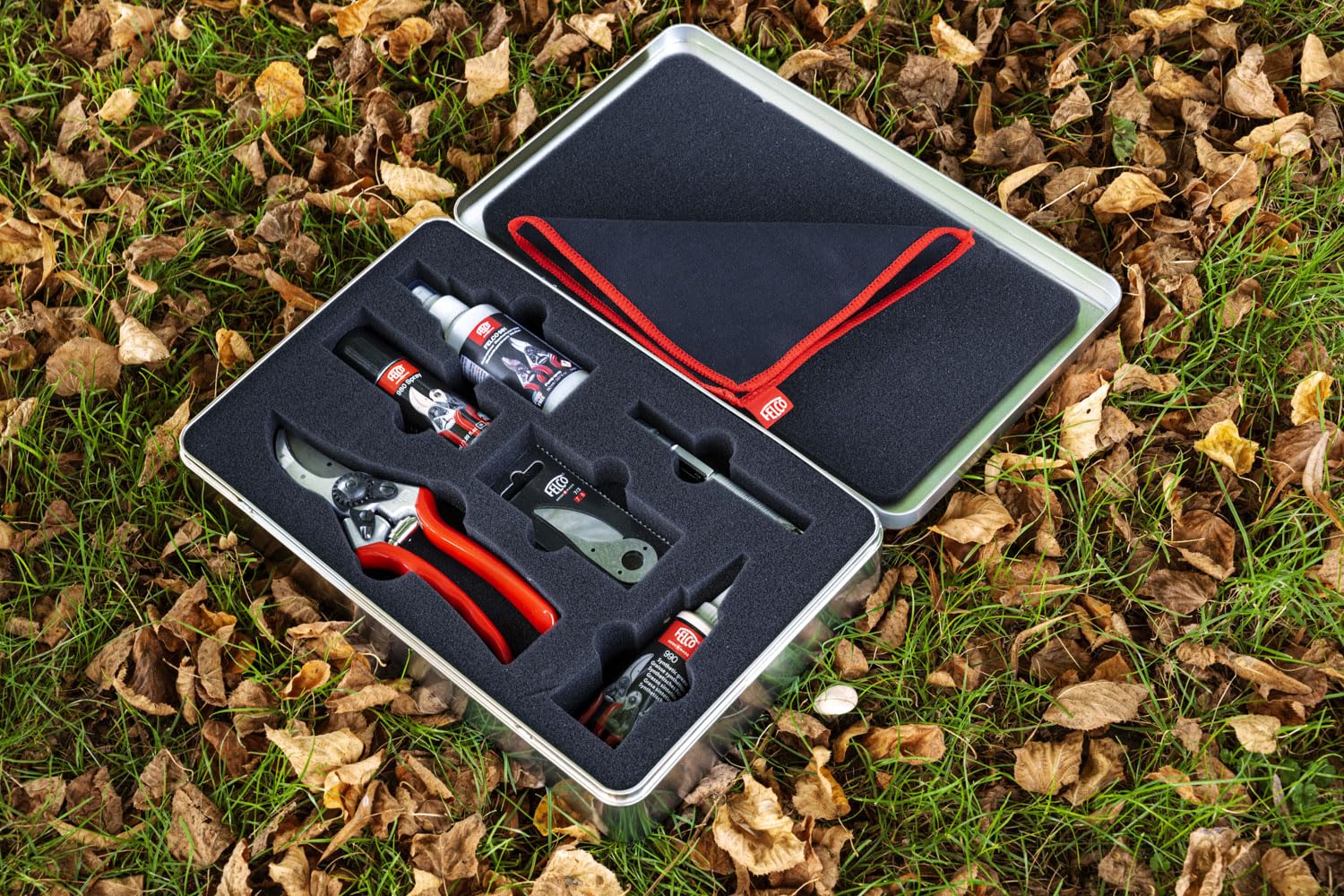 FELCO 933 Wartungsset Gartenschere komplett mit FELCO 2, Ersatzklinge 2/3, Schärfer 905, Schmiermittel 980, Reiniger 981, Fett 990, Schlüssel 2/30 Reinigungstuch Schweiz