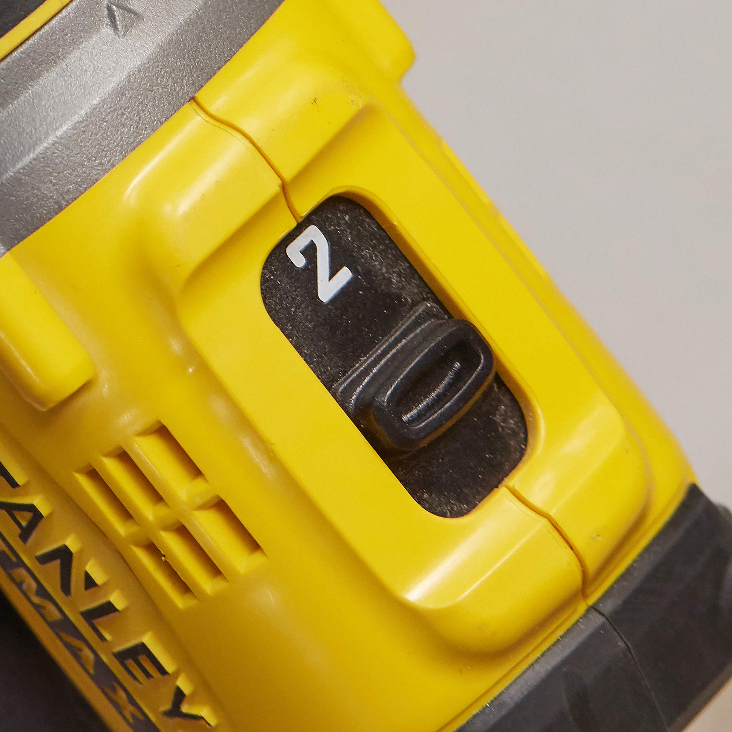 STANLEY FATMAX SFMCD720B-XJ - TALADRO ATORNILLADOR V20 LI-ION 18V BRUSHLESS SIN CARGADOR/BATERÍA