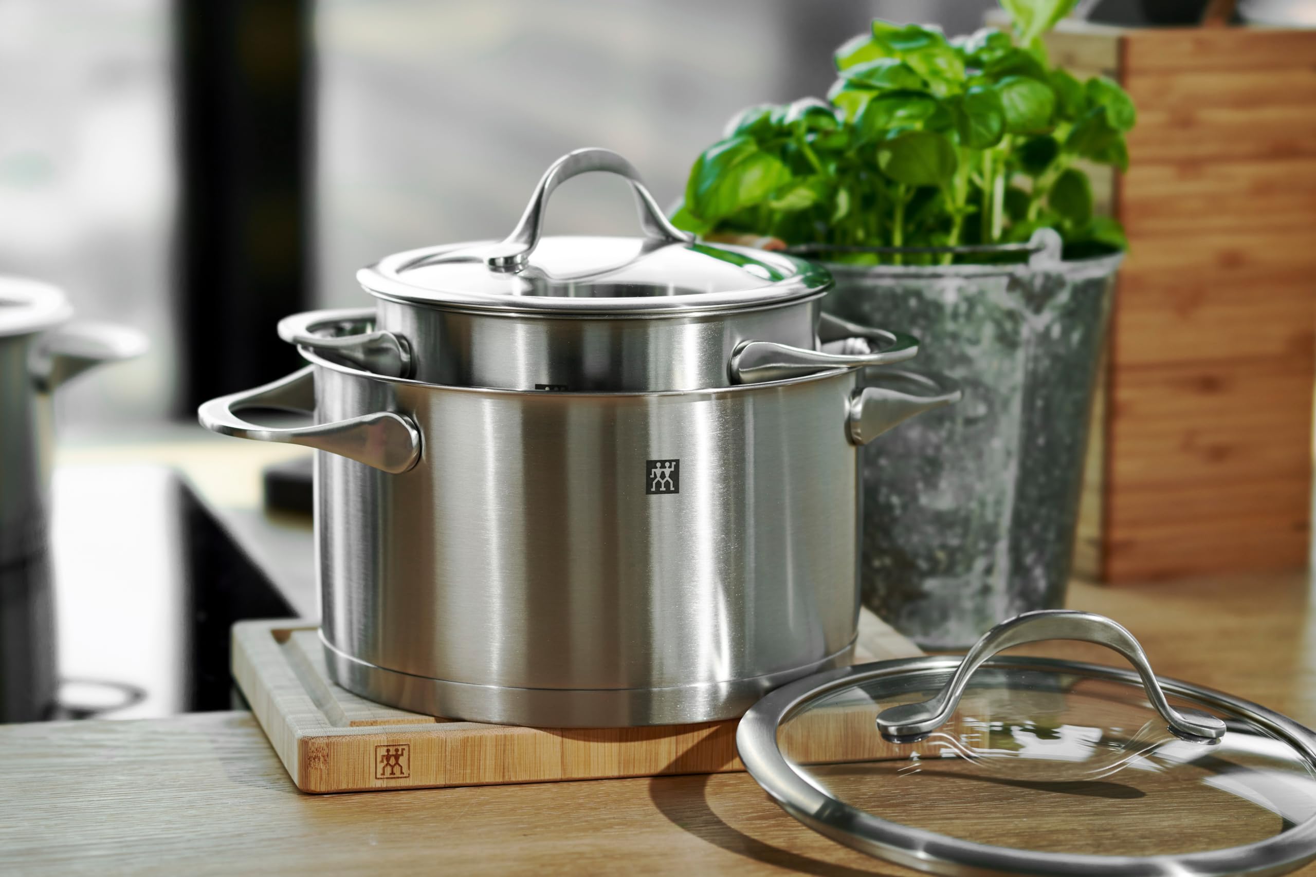 ZWILLING Essence Kochtopf-Set 5-teilig, Induktion, Edelstahl | Ergonomische Griffe, Schüttrand, Innenskala