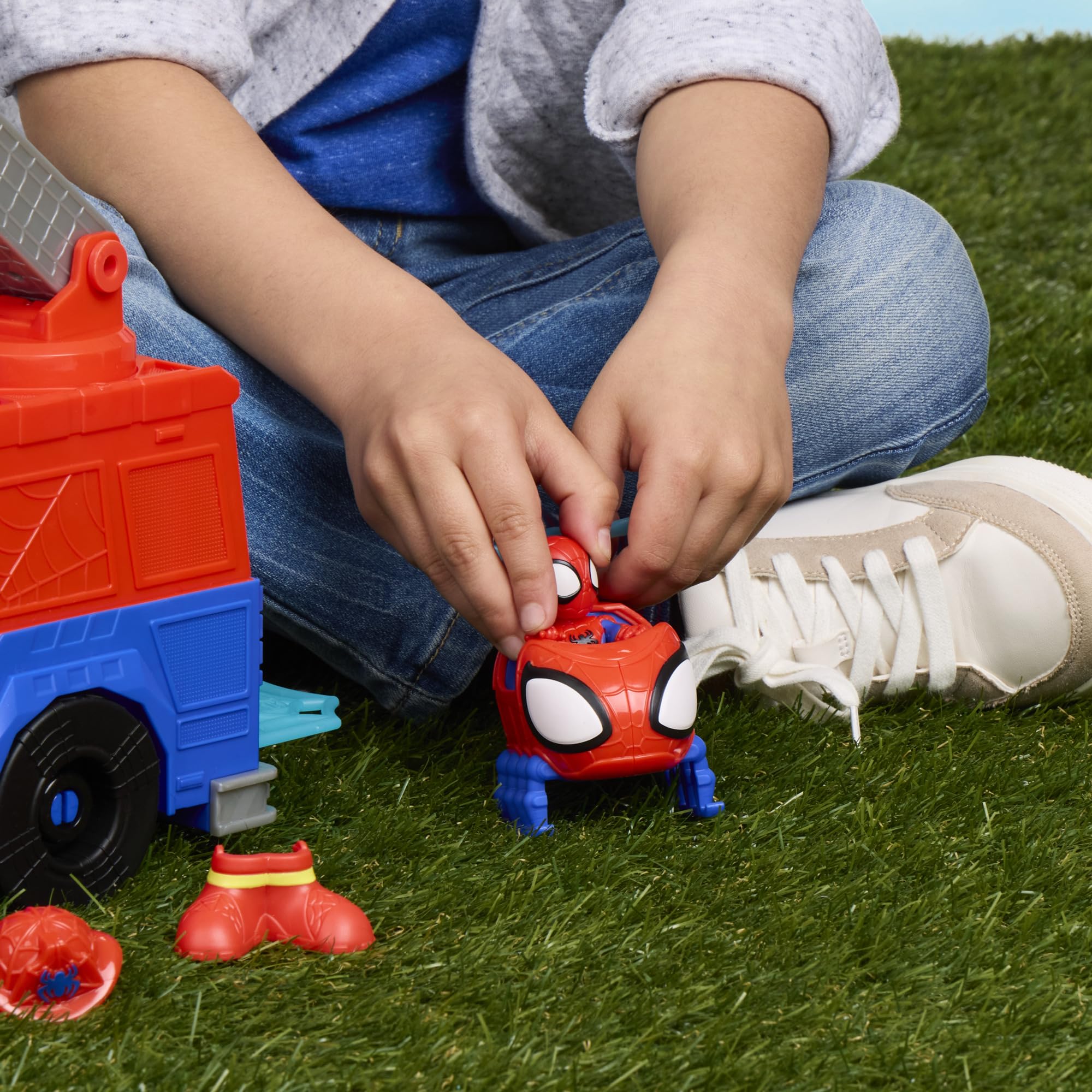 Hasbro Marvel, Spidey e i Suoi Fantastici Amici, Camion dei Pompieri Rescue-Webs, Action Figure e Veicolo