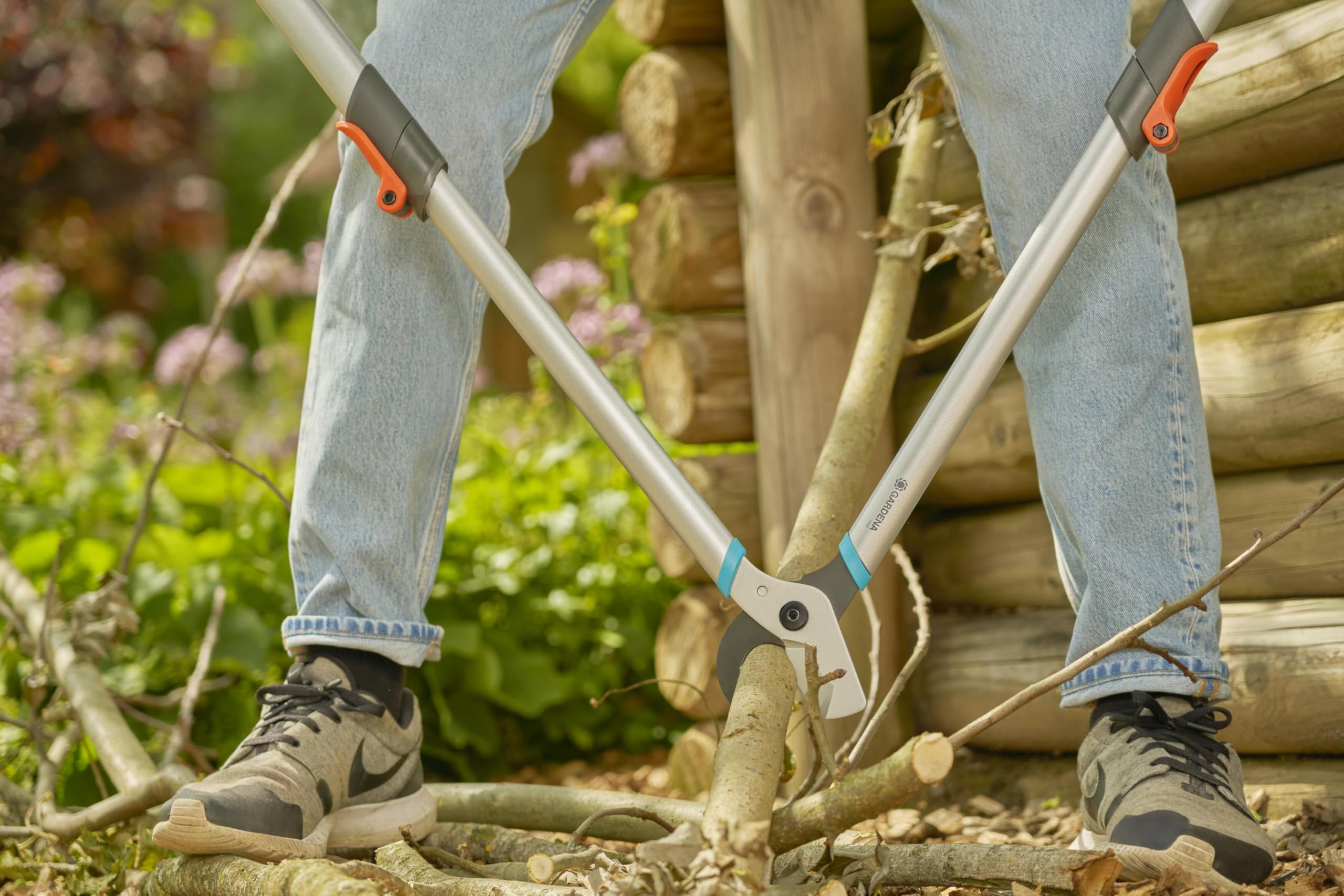 GARDENA TeleCut Basic teleskopierbare Astschere für frisches Holz