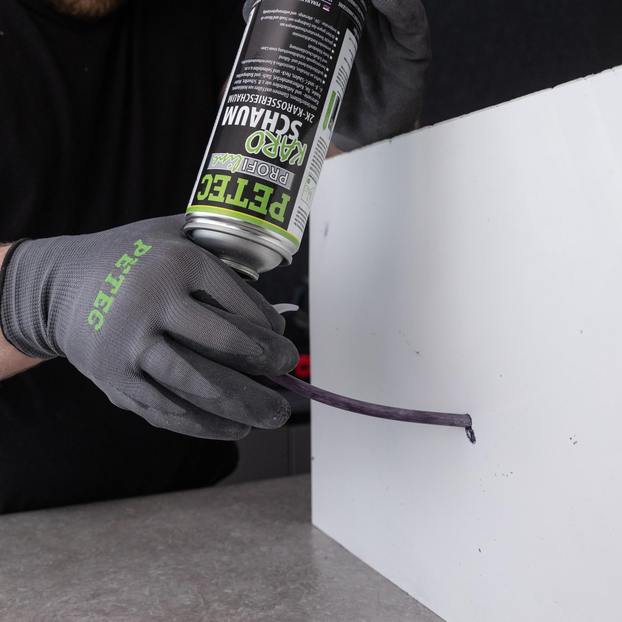PETEC Karo-Schaum, 2K Karosserieschaum 400 ml Dose - 98140 zweikomponenten Karosserie-Schaum zur professionellen Reparatur von Karosserieteilen
