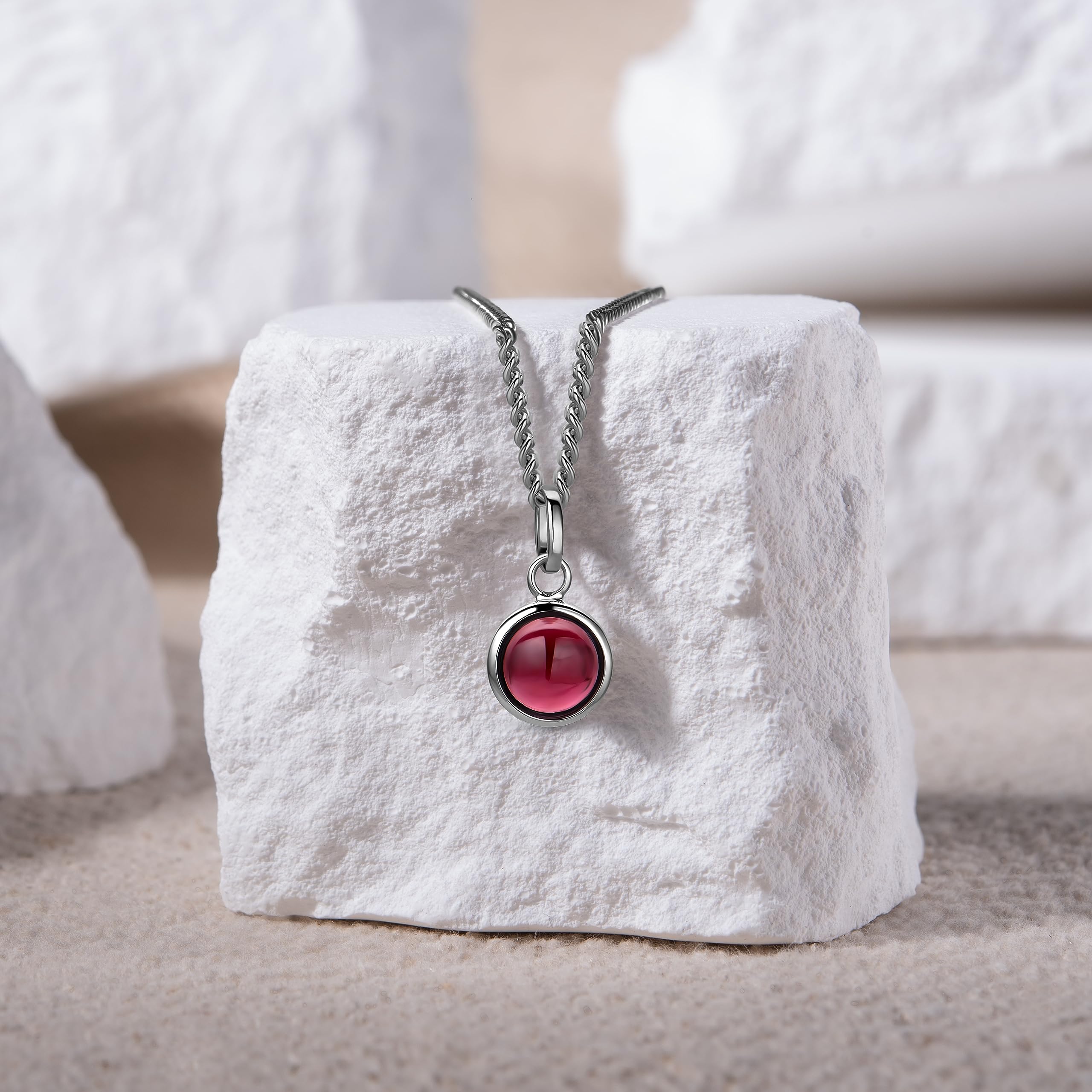 OROVI Collana Donna Argento 925 Collana con Ciondolo con Rodolite Naturale rosso rotondi 46 cm, gioiello anallergico confezionato in un elegante astuccio portagioie