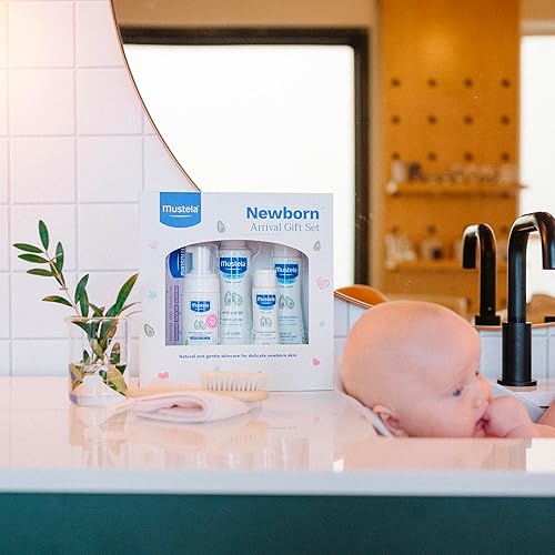 Miniatura 3 de Mustela Set de regalo para recién nacidos, productos esenciales para el cuidado de la piel y el baño para bebés, natural y a base de plantas, juego