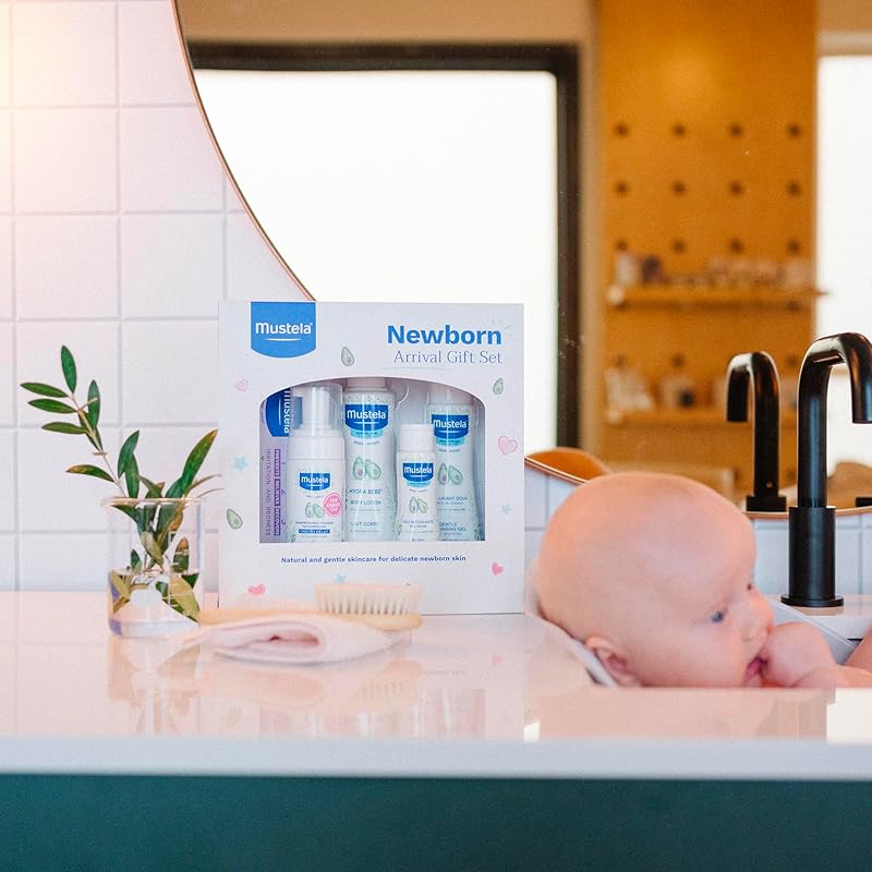 Mustela Newborn Gift Set — 5 Baby Essentials - 2