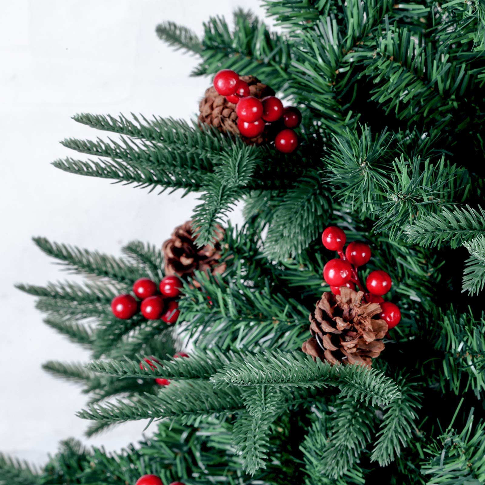 himaly Sapin de Noël Artificiel Pin avec 362 Tronc Vert en Matière PVC, 88 Tronc Vert en Matière PE, 150cm, 39 Pommes de Pin et 39 Fruits Rouges, Décoration de Maison Hôtel Boutique