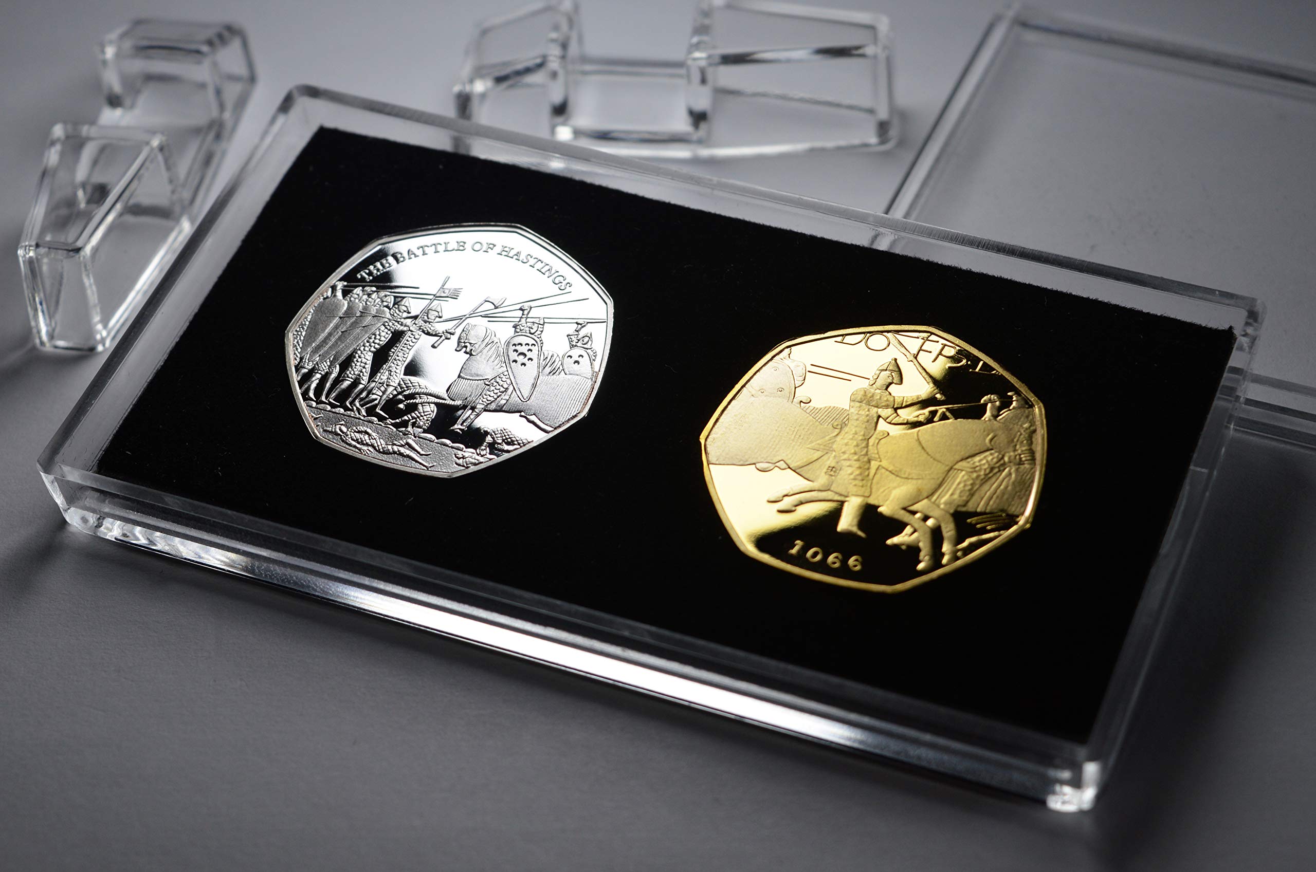 The Commemorative Coin Company Pair of The Battle of Hastings Silver & 24ct Gold Commemoratives in 50p Coin Display/Presentation Case. Norman Conquest, Bayeux Tapestry, 1066