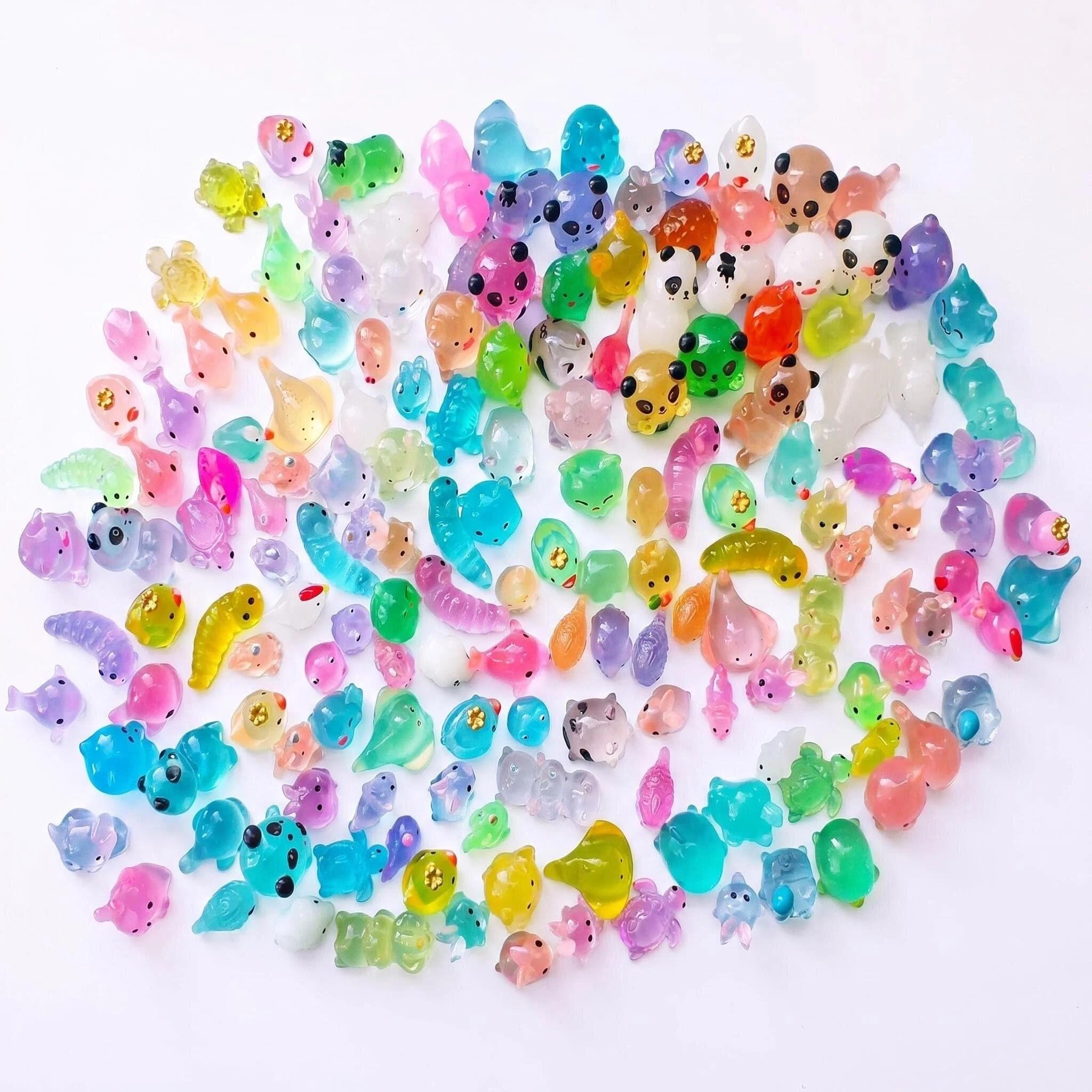 CavspkArt 40PCS Glow in The Dark Mini Resin Animals Mixed, Mini Resin Animals for Micro Landscape, Fairy Garden, Aquarium, DIY Crafts, Mini Animals