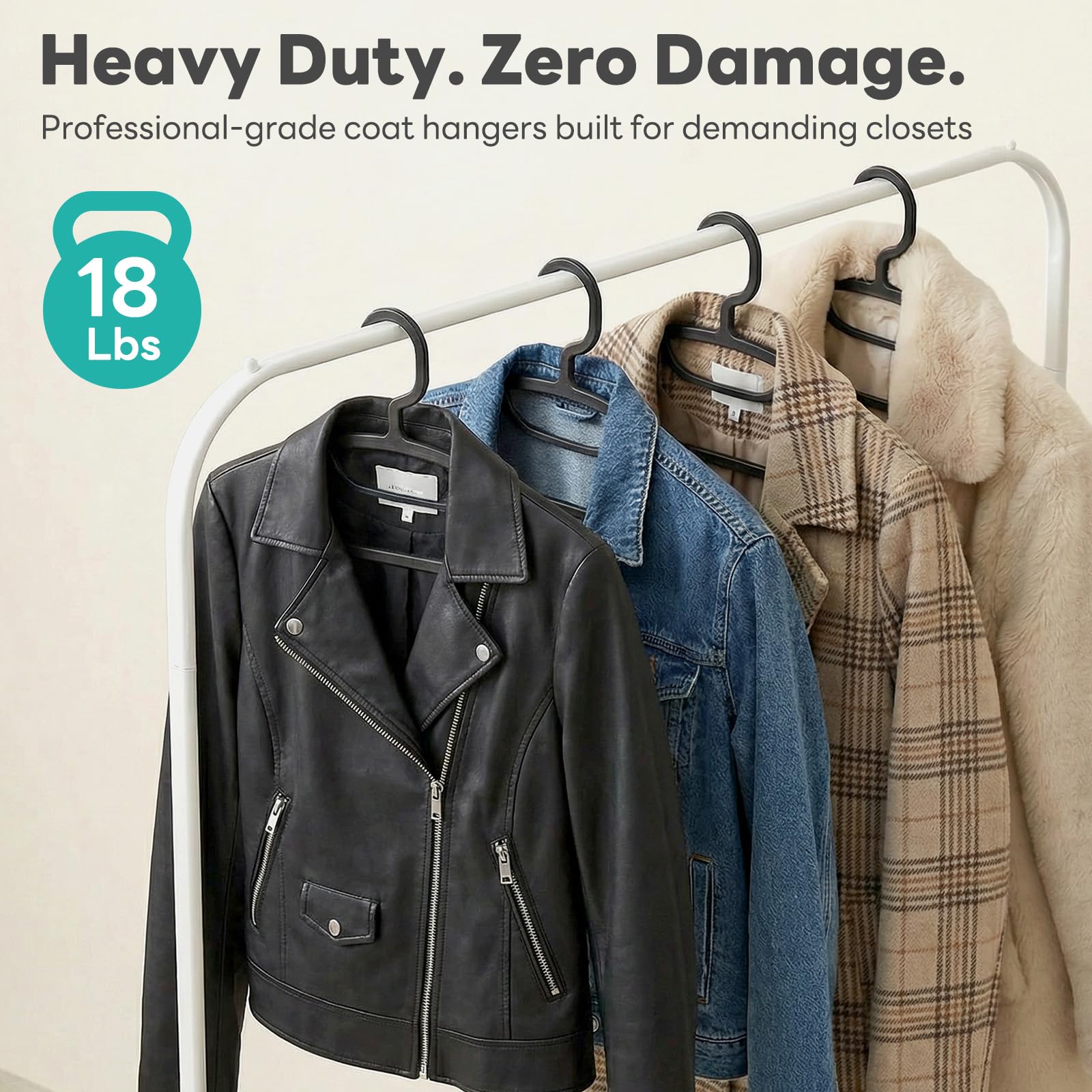 HOUSE DAY Perchas de plástico negro para ropa, resistentes, paquete de 12 unidades, perchas gruesas de alta calidad con gancho antideslizante, perchas que ahorran espacio para camisas, suéteres,