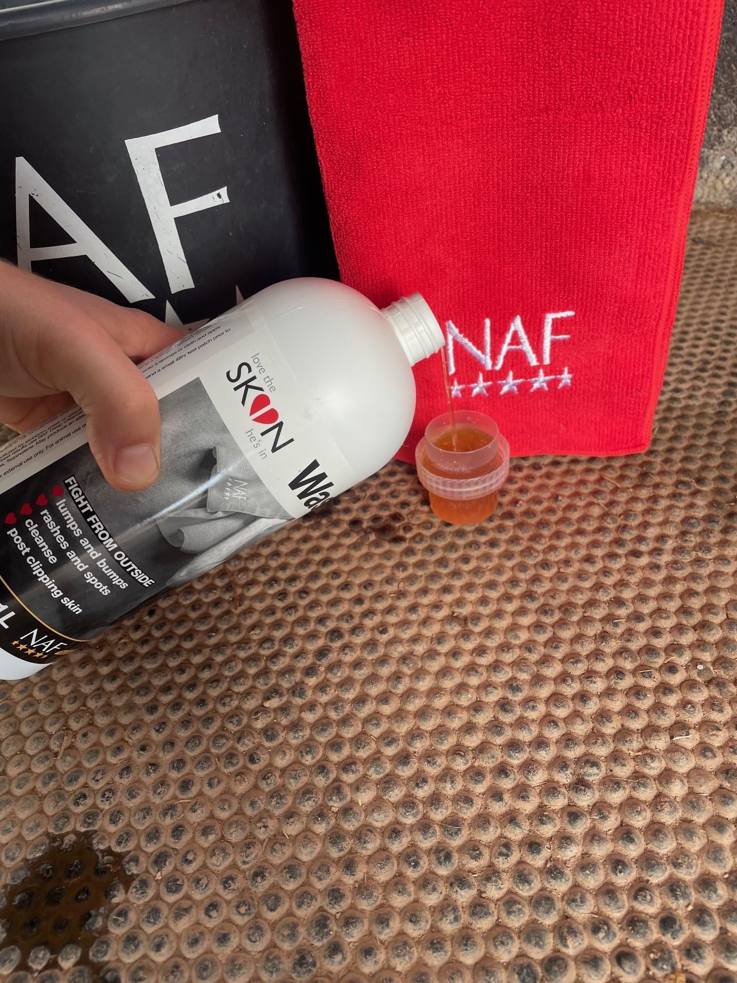 NAF Amo la piel que está en lavado de piel