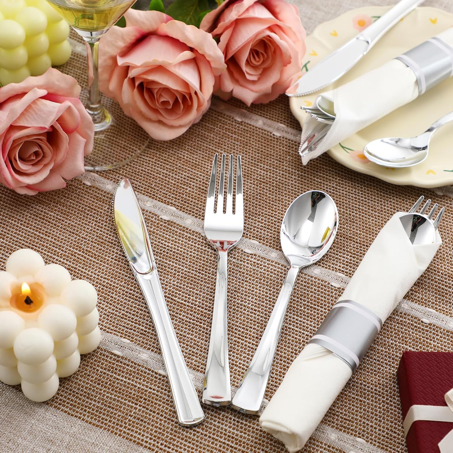 Zubebe 800 Pcs Pre Wrapped Silverware Set Prerolled Napkin Cutlery Set Disposable Plastic Silverware, Including 200 Forks, 200 Knives, 200 Spoons, 200 Napkins for Wedding Parties Holiday(Silver)