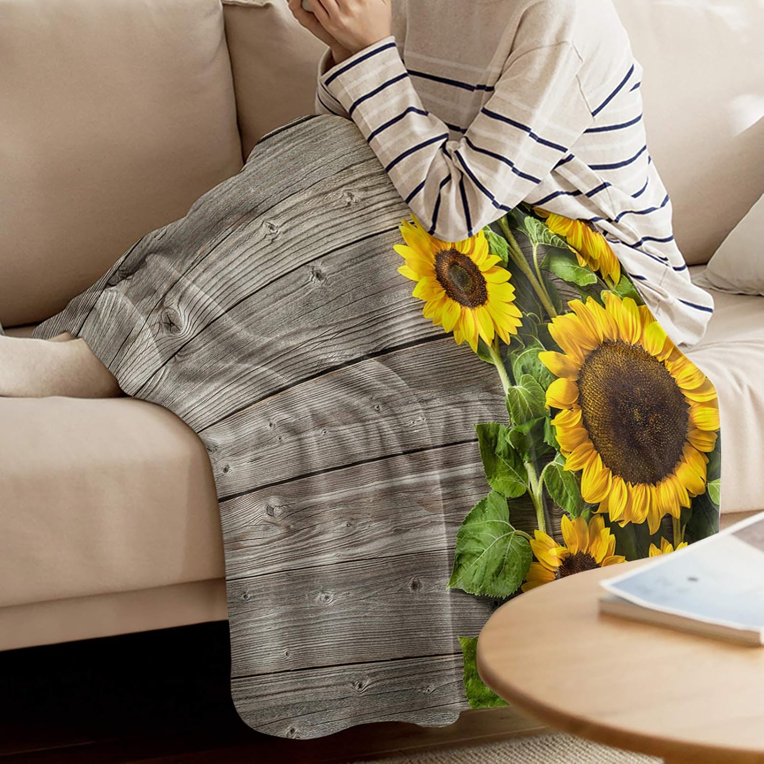 Fleece Blanket and Microfiber Soft Bed Throws Blanket 49×79inch Sunflower for Sofa Couch Decorative All Season Warm Living Room/Bedroom Lightweight Blankets