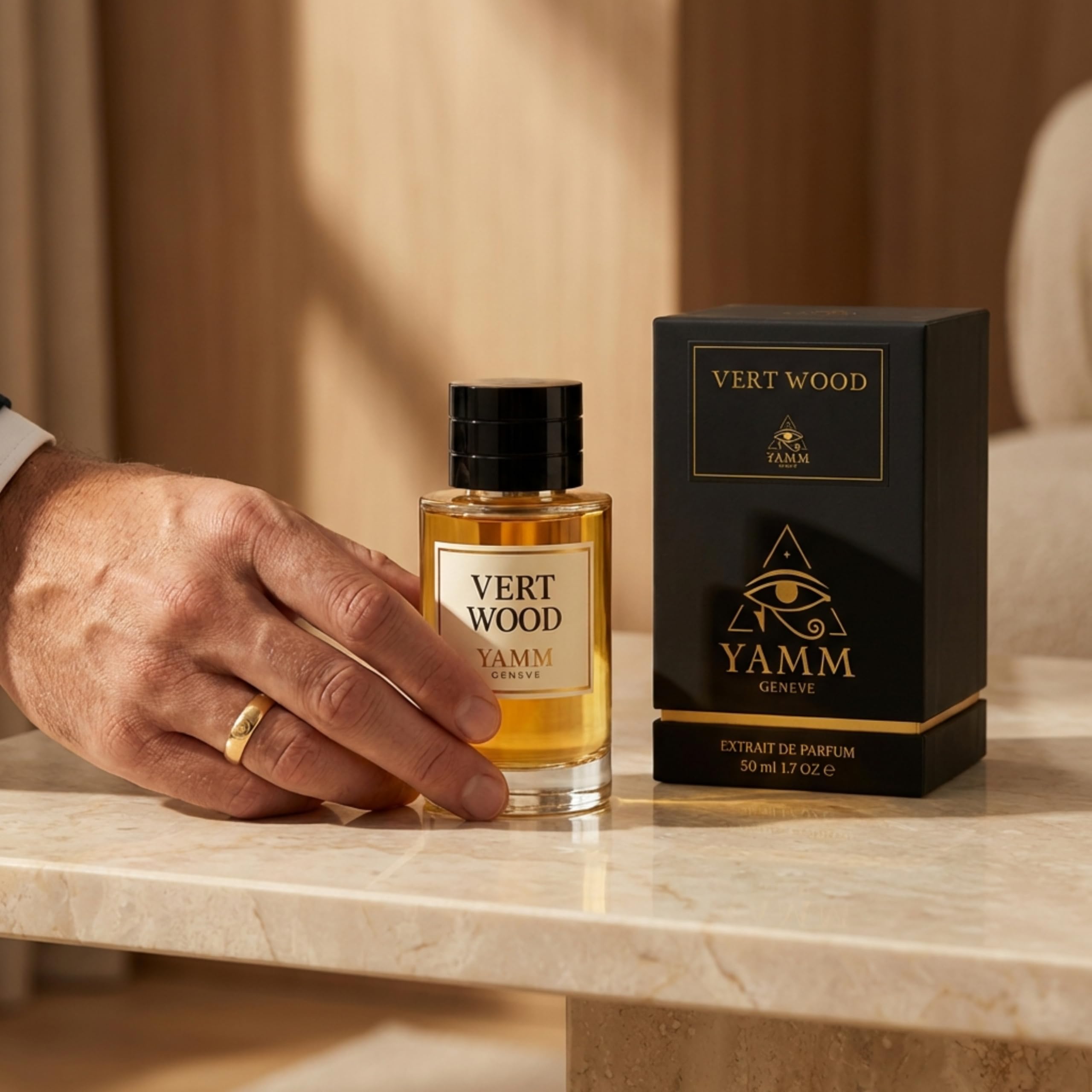 Vert Wood – Extrait de Parfum Homme – Cyprès & Cèdre – 50 ml | Accord boisé aromatique très frais et structuré, à la tenue durable, avec agrumes, cyprès, gaïac et cèdre.