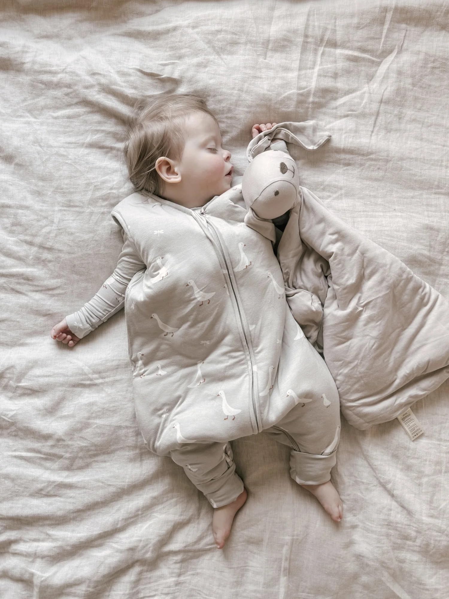 GUNAMUNA Unisex Baby Footie Sleep Bag, Easy Diaper Changers, 1 TOG, Goose, 6-12 Months