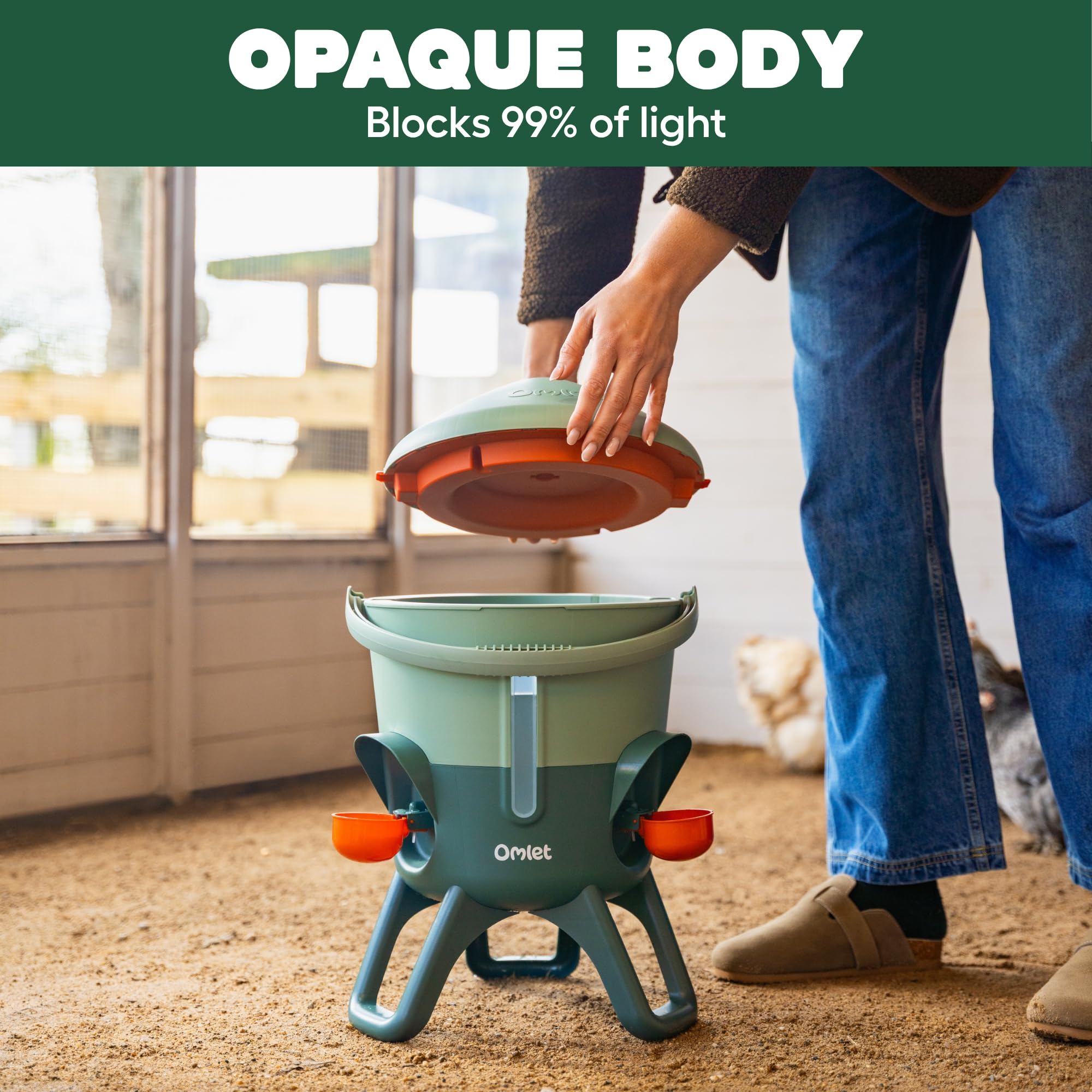 Omlet Bebedero aislado para pollos, 5,5 litros, dispensador automático de agua para pollos, sin BPA, tapa abovedada antiroost, incluye 5 tazas y tetinas, color verde salvia
