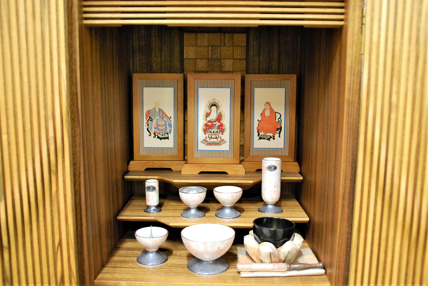 岩井窯 山本教行 掻落牡丹 8寸皿 岩井窯 山本教行 掻落 岩井窯 山本教