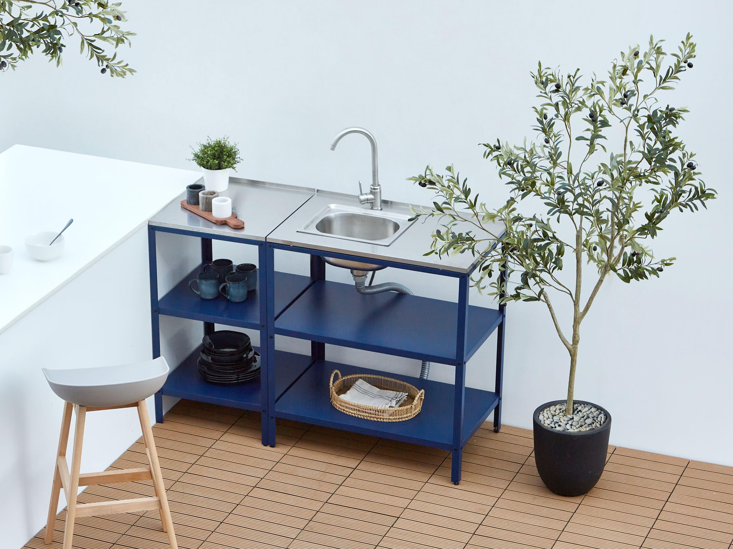 Outdoor-Kücheninsel Stahl blau mit Edelstahlplatte silber schmal Vilama