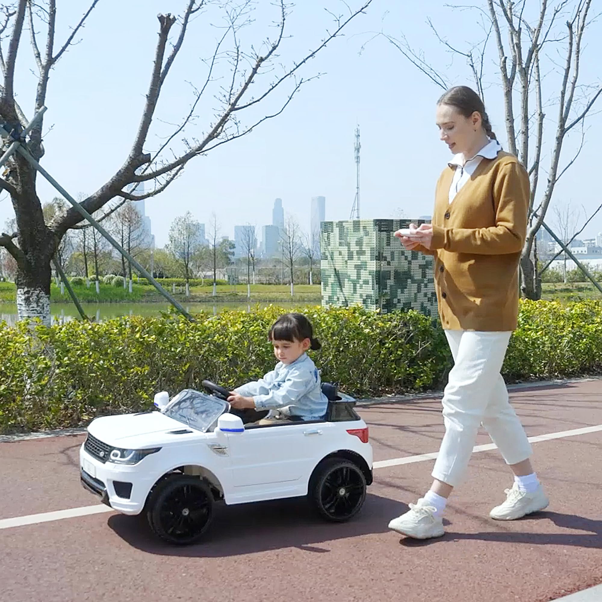 HOMCOM Voiture Électrique Enfants SUV 12 V Double Moteurs 3-6 Ans Blanc | Véhicule Électrique, Vitesses 3 à 5 km/h, Suspension à Ressort, Télécommande 2,4 G, Lumières LED, Musique et Klaxon