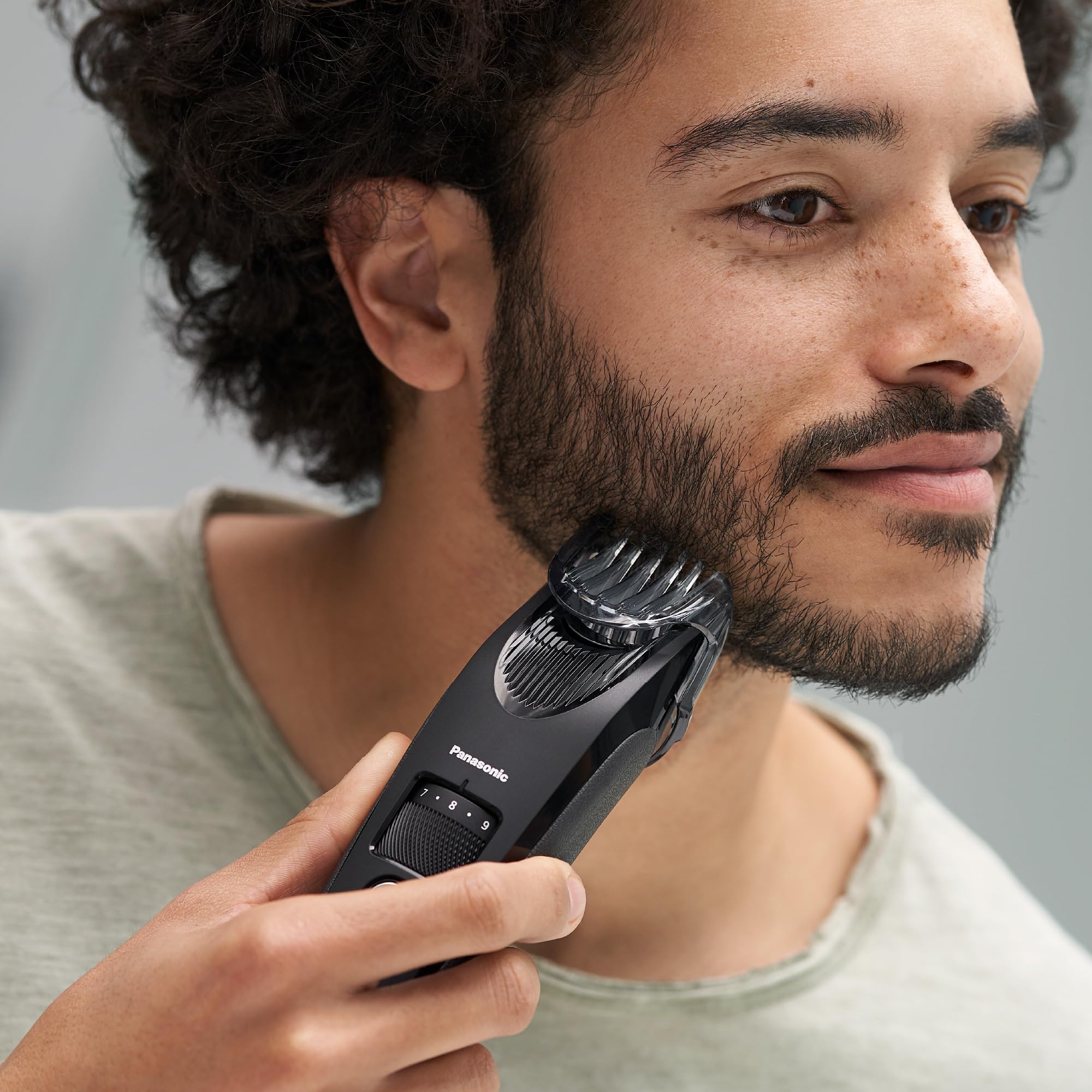 Panasonic ER-SB40-K803 Bartschneider für Männer, tragbarer, wasserdichter Haarschneider, 20 Längen, fortschrittliche Klingen, Kammaufsatz, kabellos & kabelgebunden, LED-Akkuanzeige, Schwarz