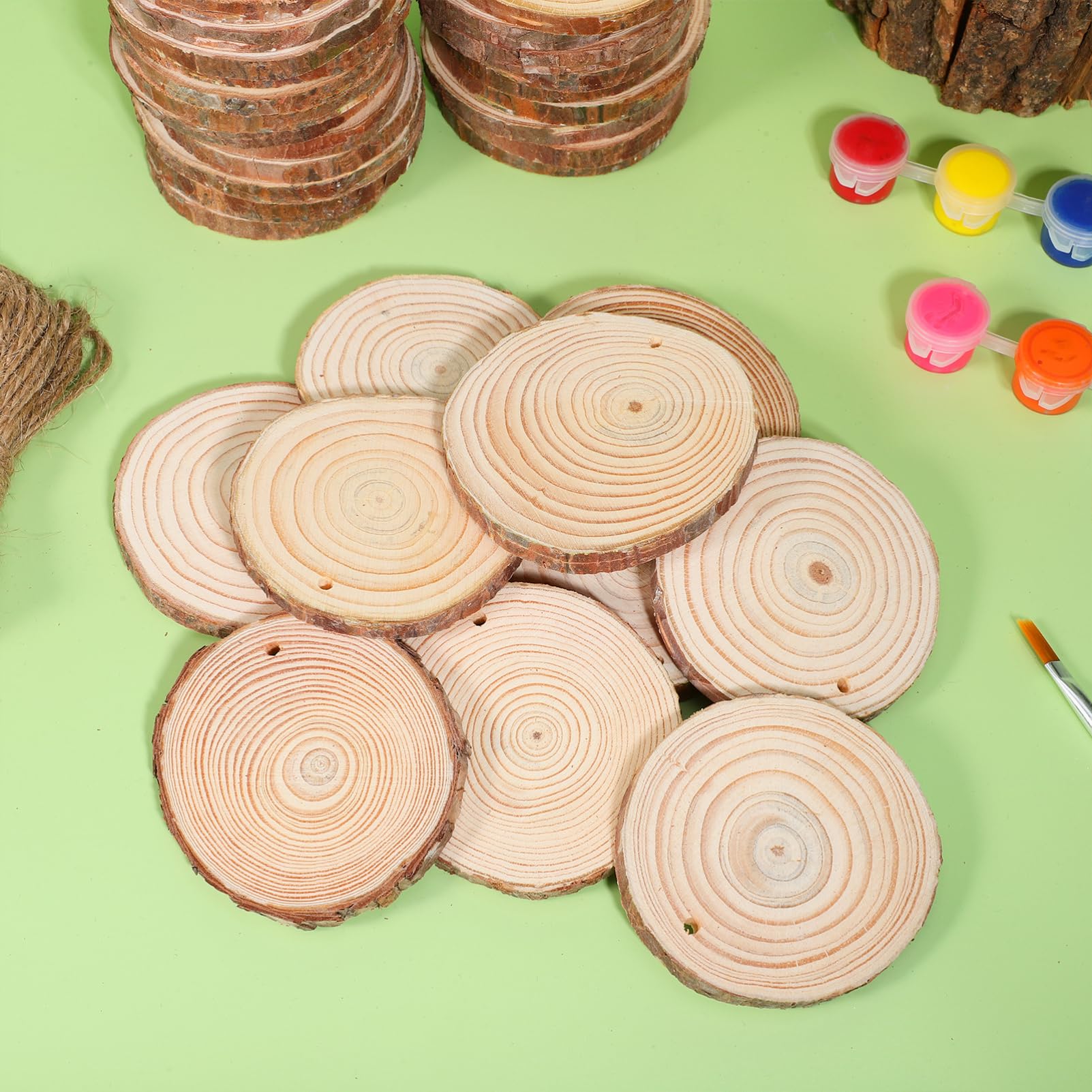 Unbemalte Runde Holzscheiben 50 Stück 7–8cm mit Jutekordel | Rustikaler Naturlook für Weihnachten und Handbemalung, Braun, Holz, mit 10m Schnur