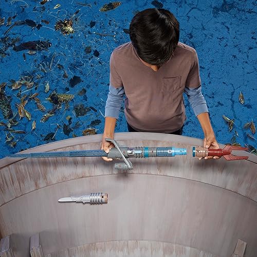 Miniatura 12 de STAR WARS Lightsaber Forge Ultimate Mandalorian Masterworks Set, sable de luz electrónico con licencia oficial, juguetes para niños y niñas, más de