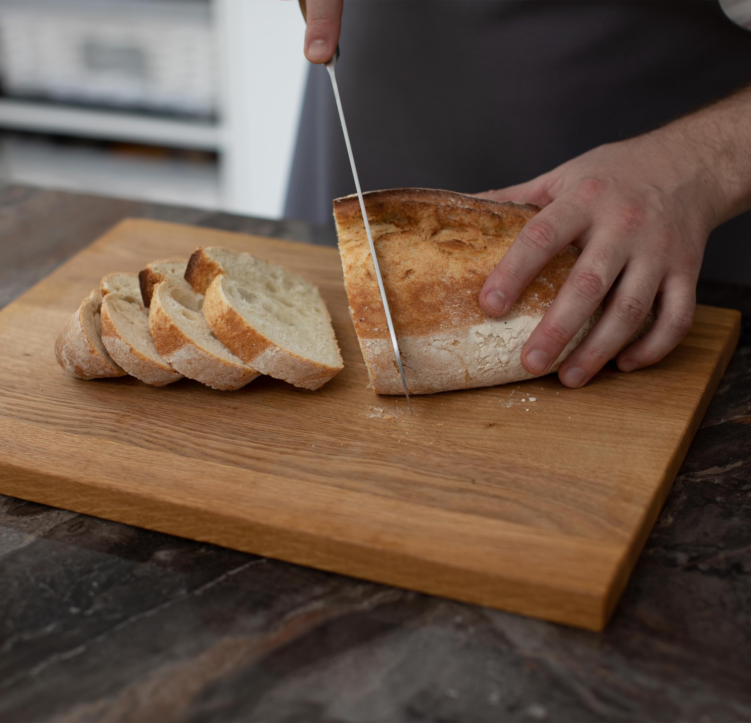 B4K Tablas de cortar de roble | Hecho a mano, aceitado y antibacteriano | Versátil como tabla de cocina, tabla de picar y tabla de servir, tamaños: 40 × 30 × 2,2 cm